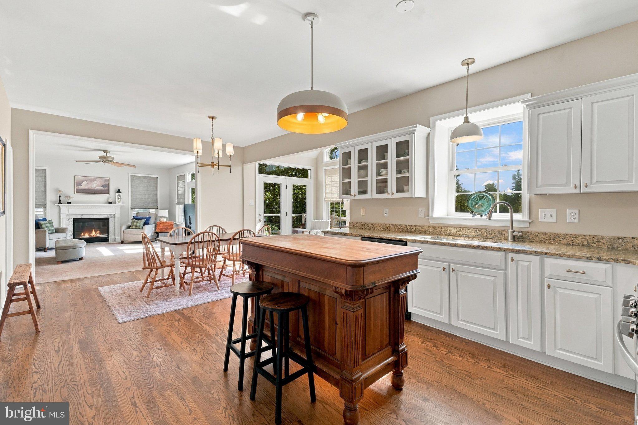 2549 CRESTLINE DRIVE