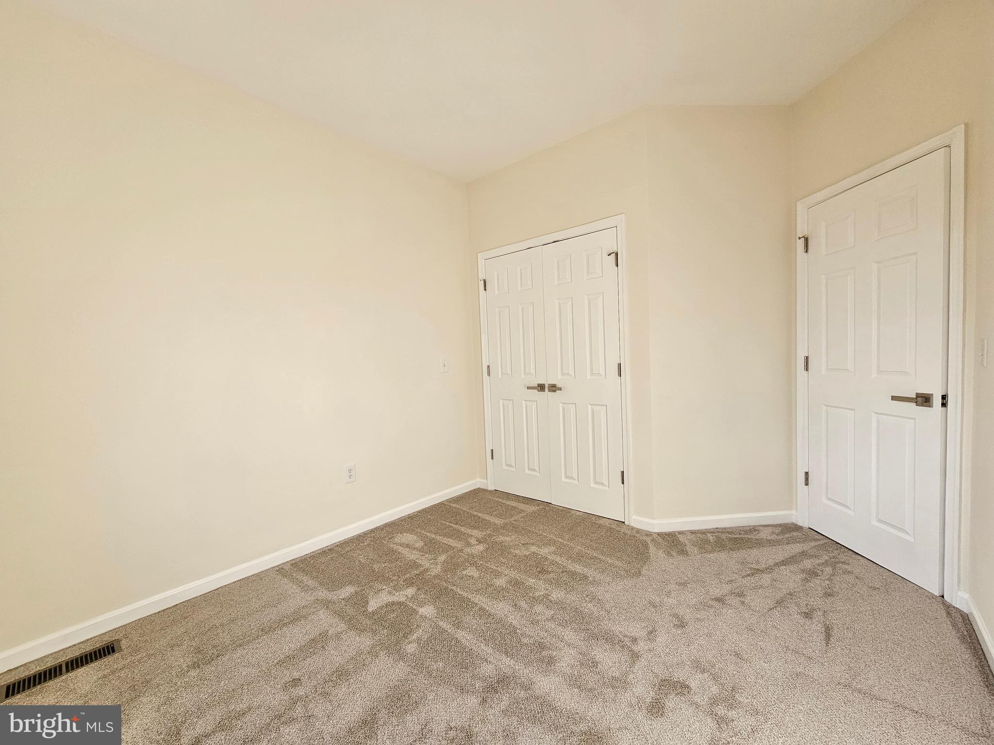 TRINITY MANOR - Residential