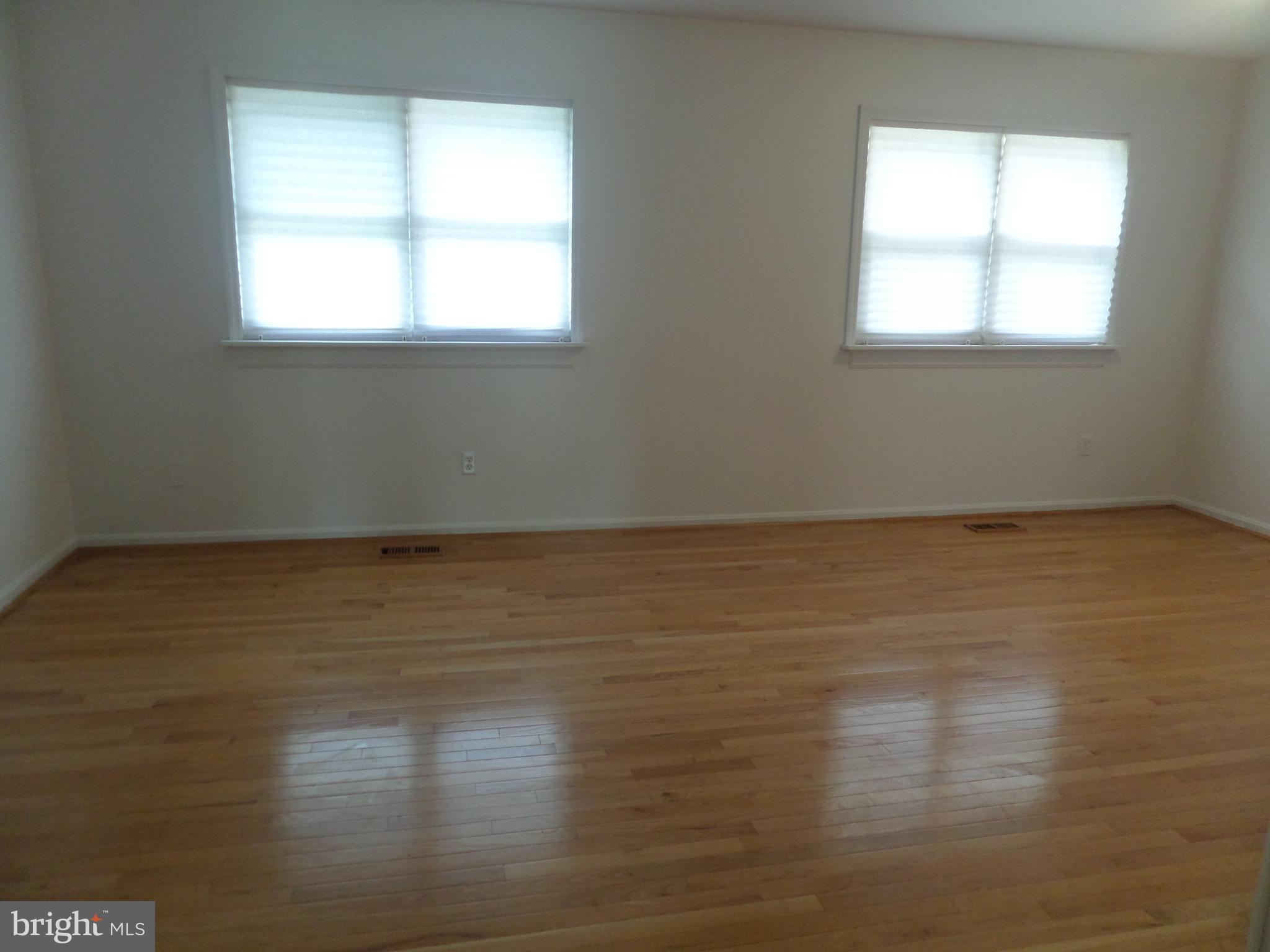 BRENTWOOD SQUARE - Residential