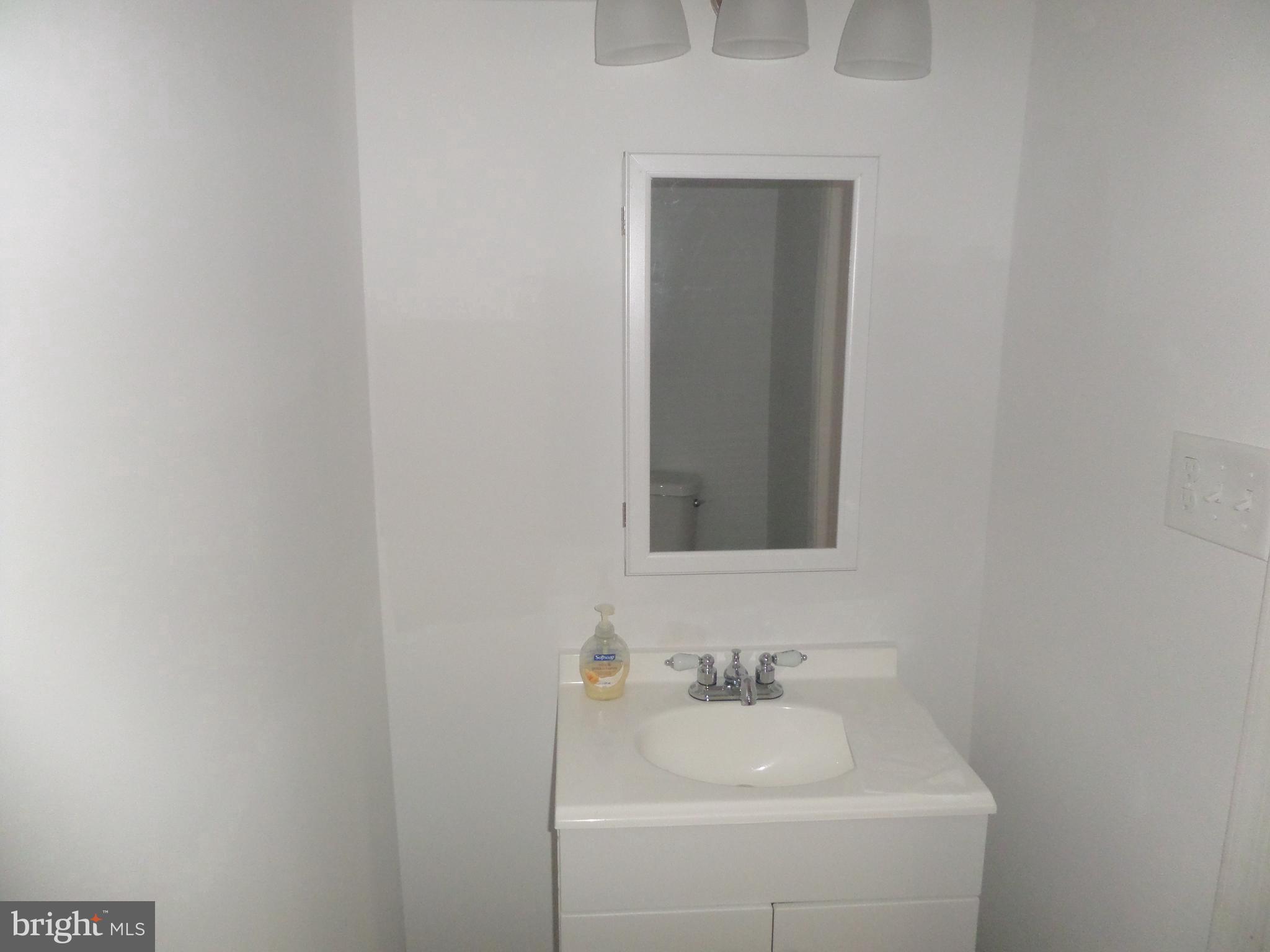 BRENTWOOD SQUARE - Residential