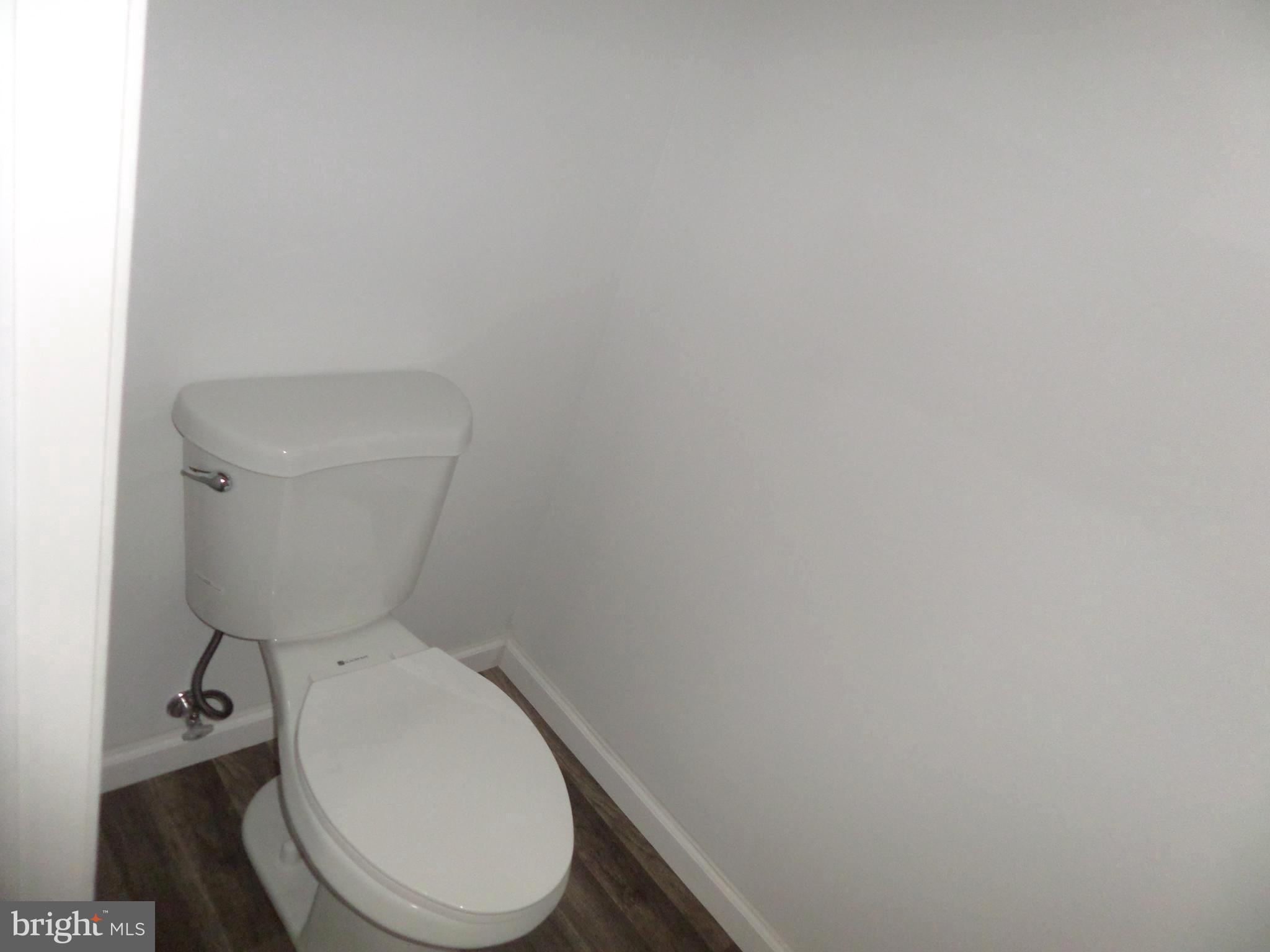 BRENTWOOD SQUARE - Residential