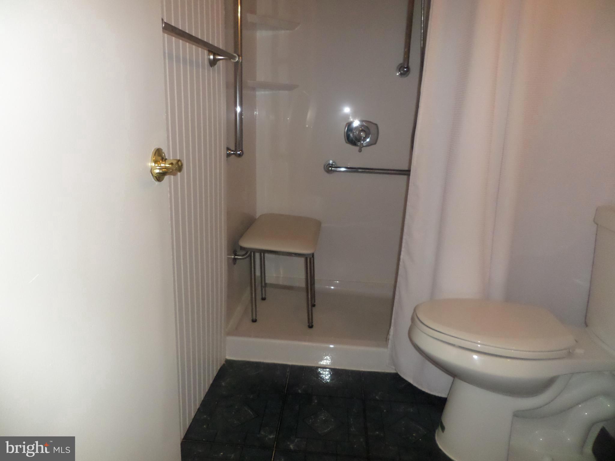 BRENTWOOD SQUARE - Residential