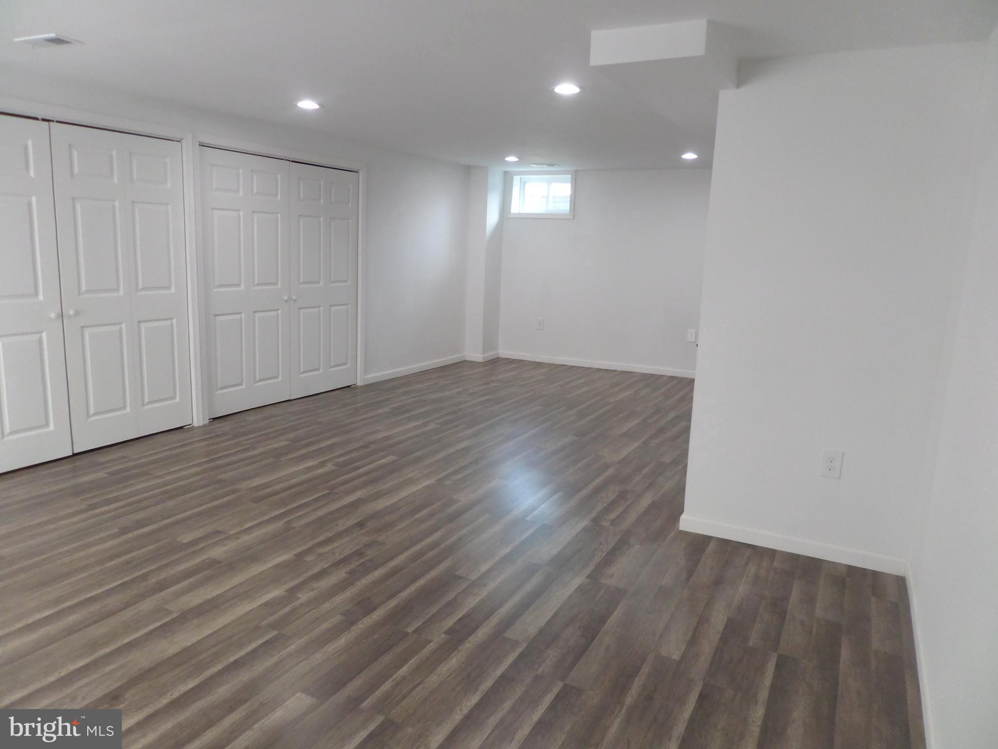 BRENTWOOD SQUARE - Residential