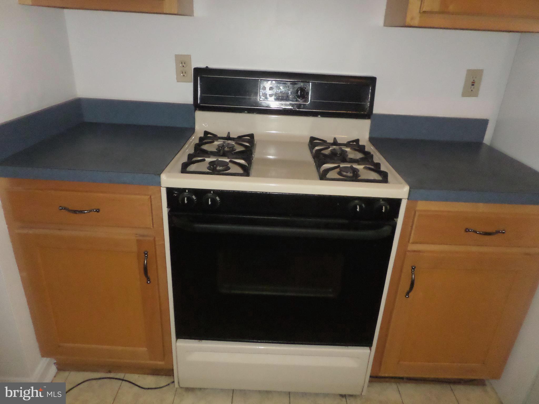 BRENTWOOD SQUARE - Residential