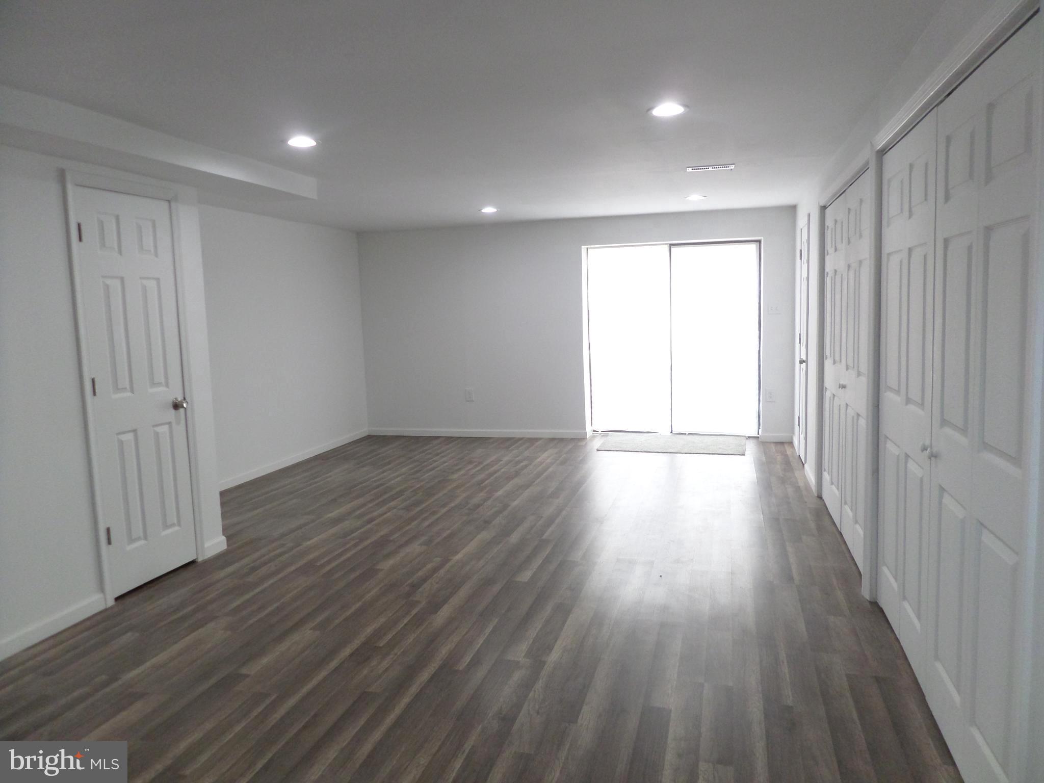 BRENTWOOD SQUARE - Residential