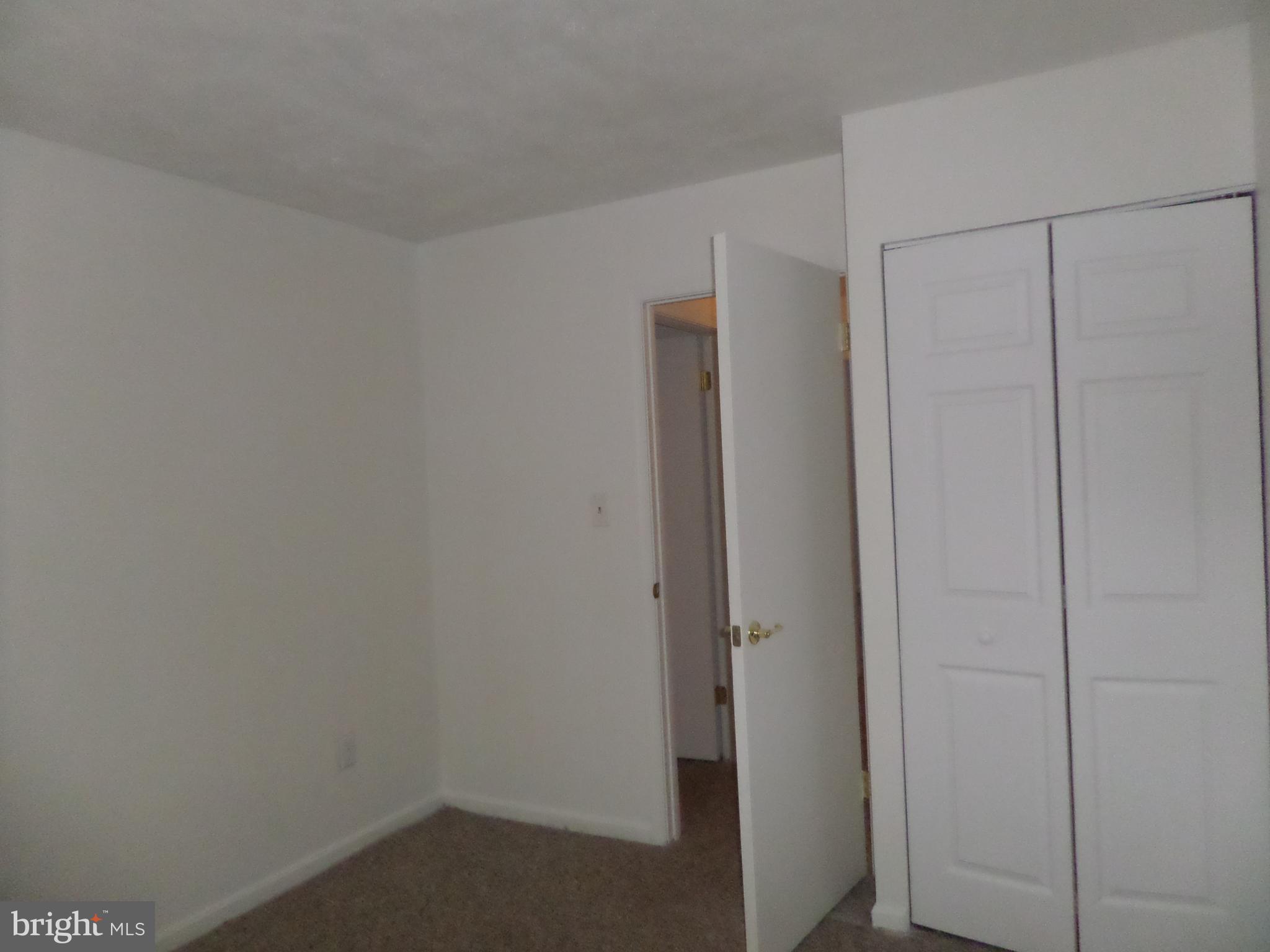 BRENTWOOD SQUARE - Residential