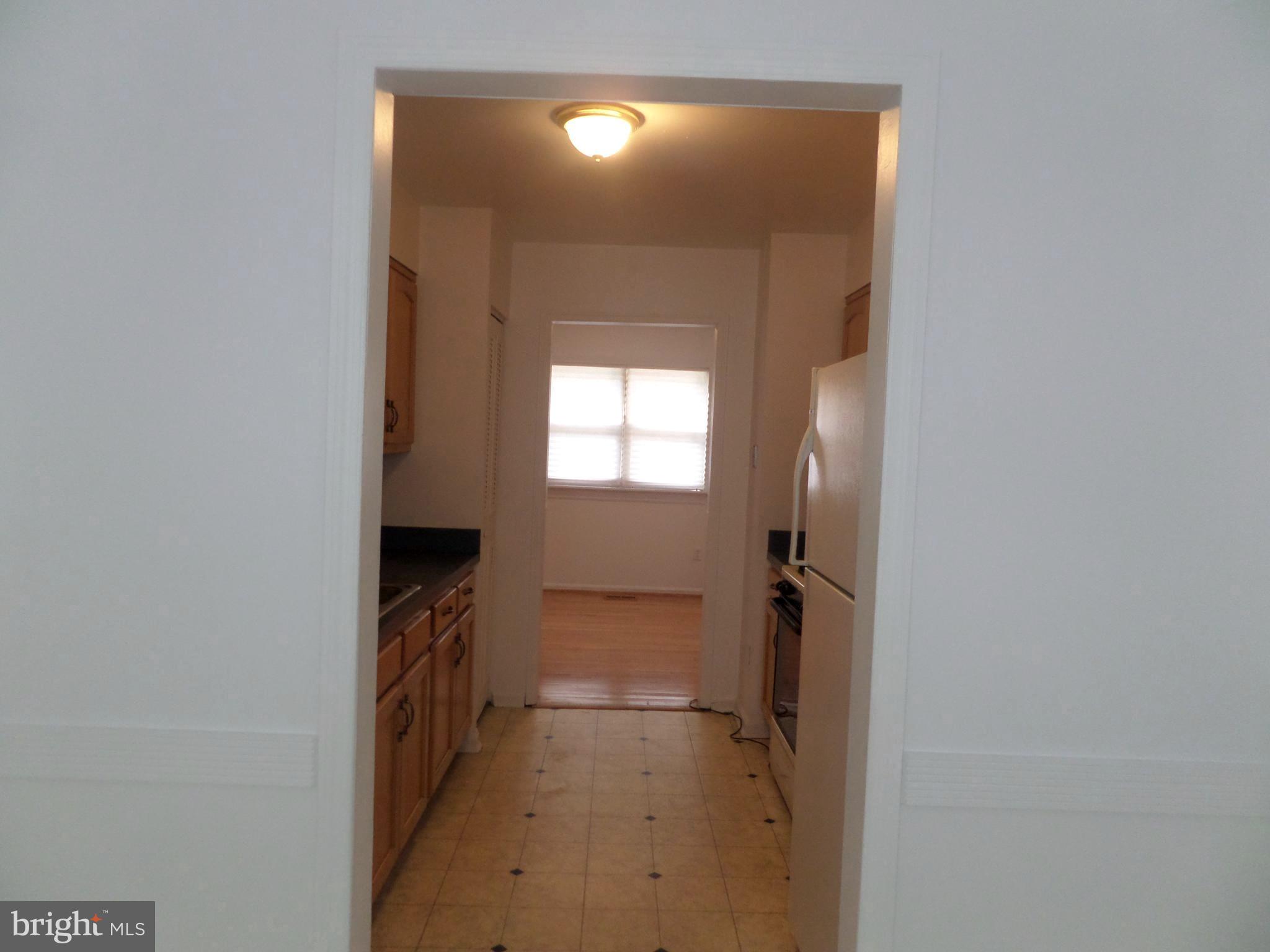 BRENTWOOD SQUARE - Residential