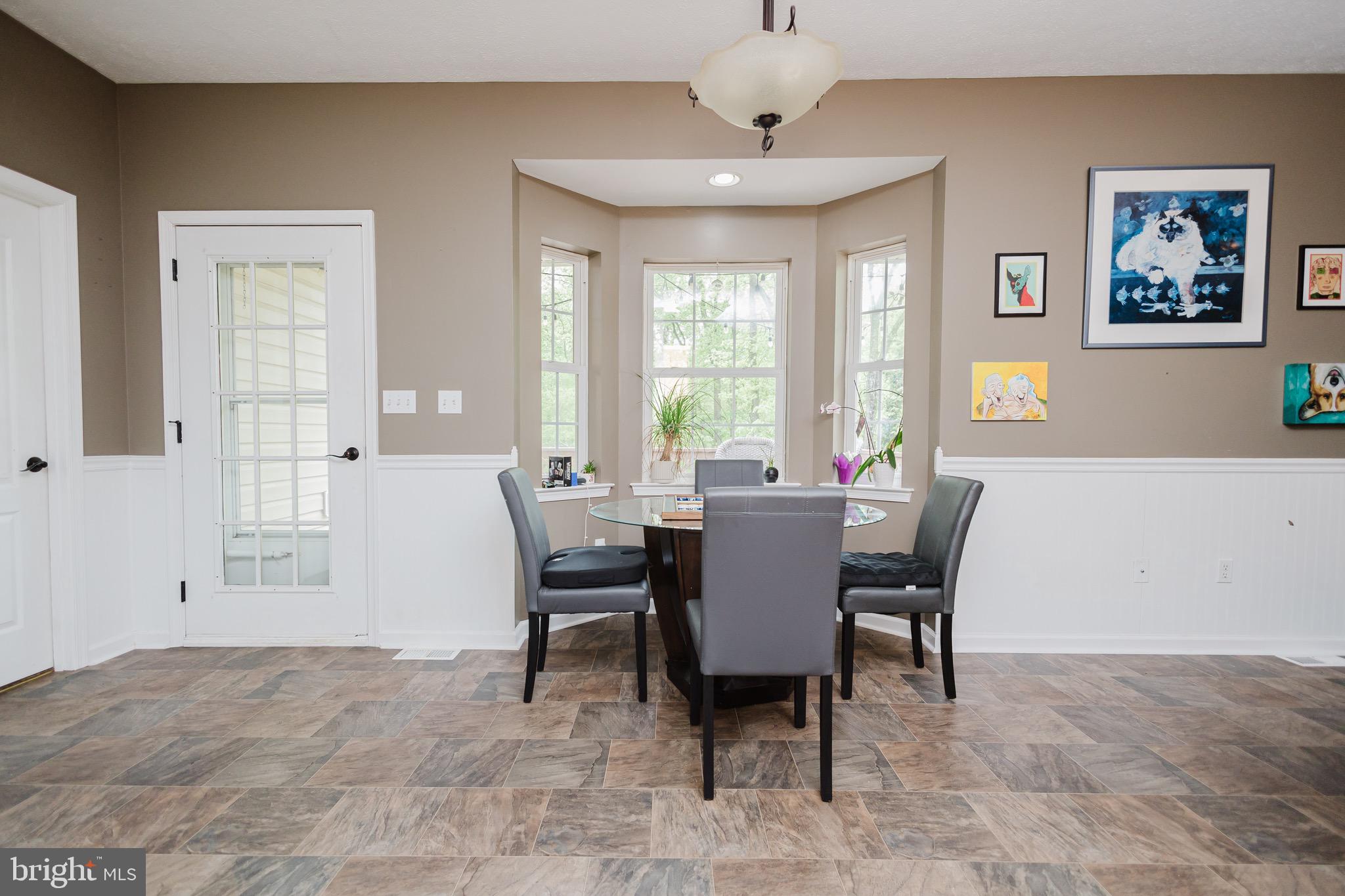 WHITE OAKS - Residential