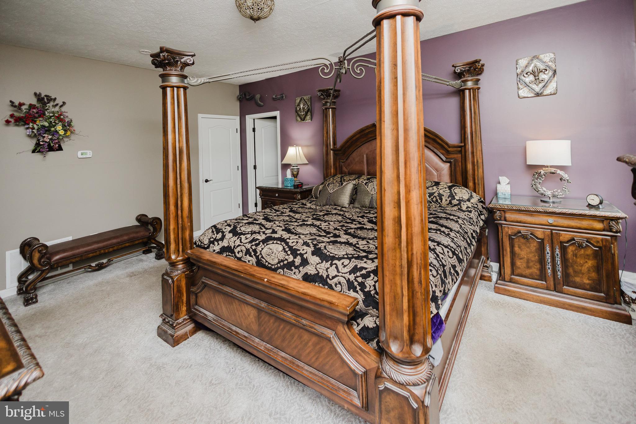 WHITE OAKS - Residential