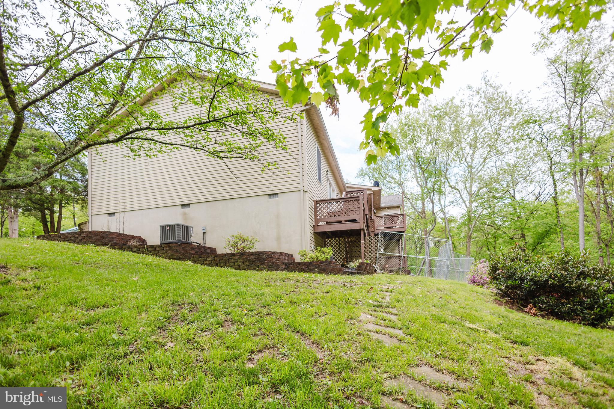 WHITE OAKS - Residential