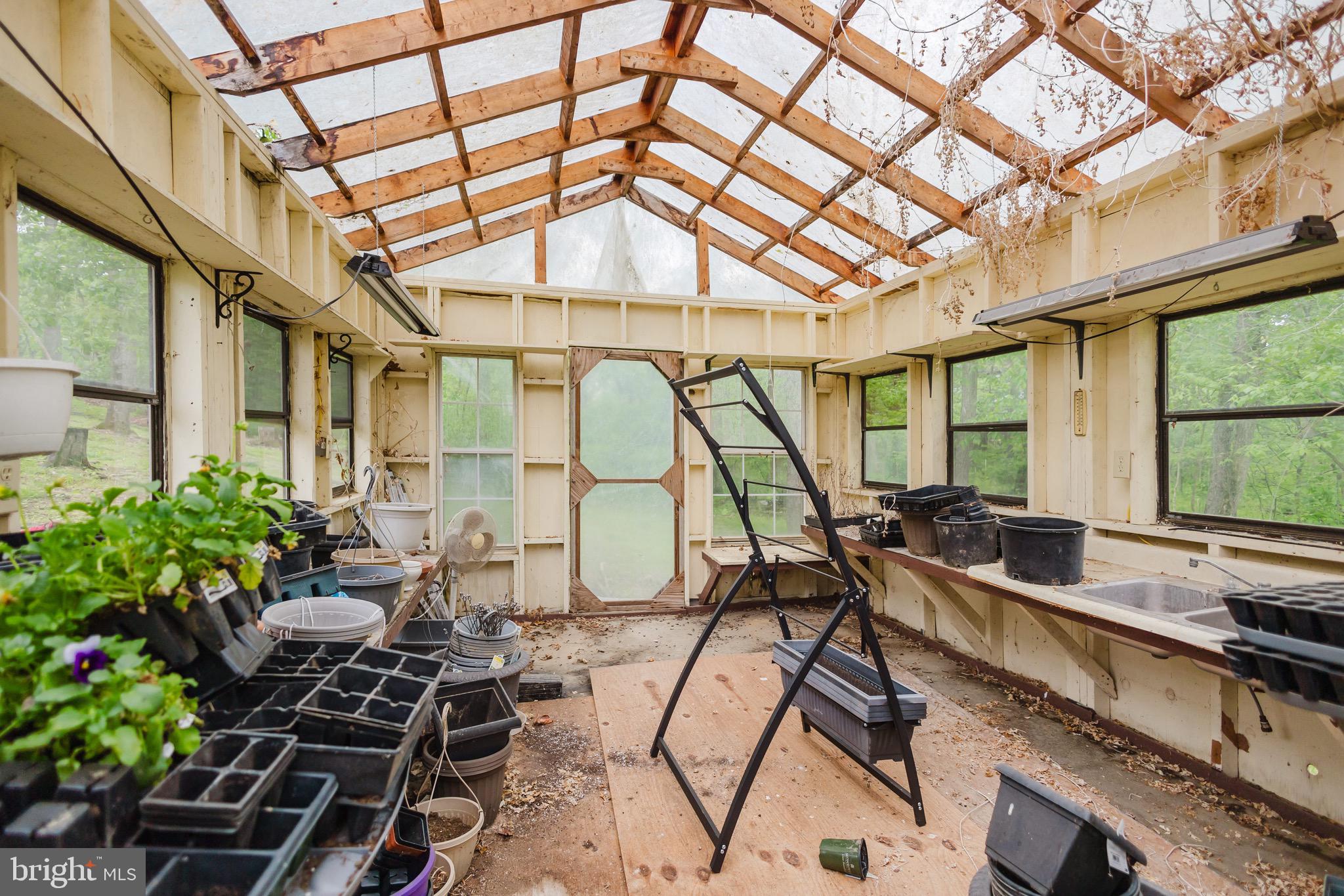 WHITE OAKS - Residential