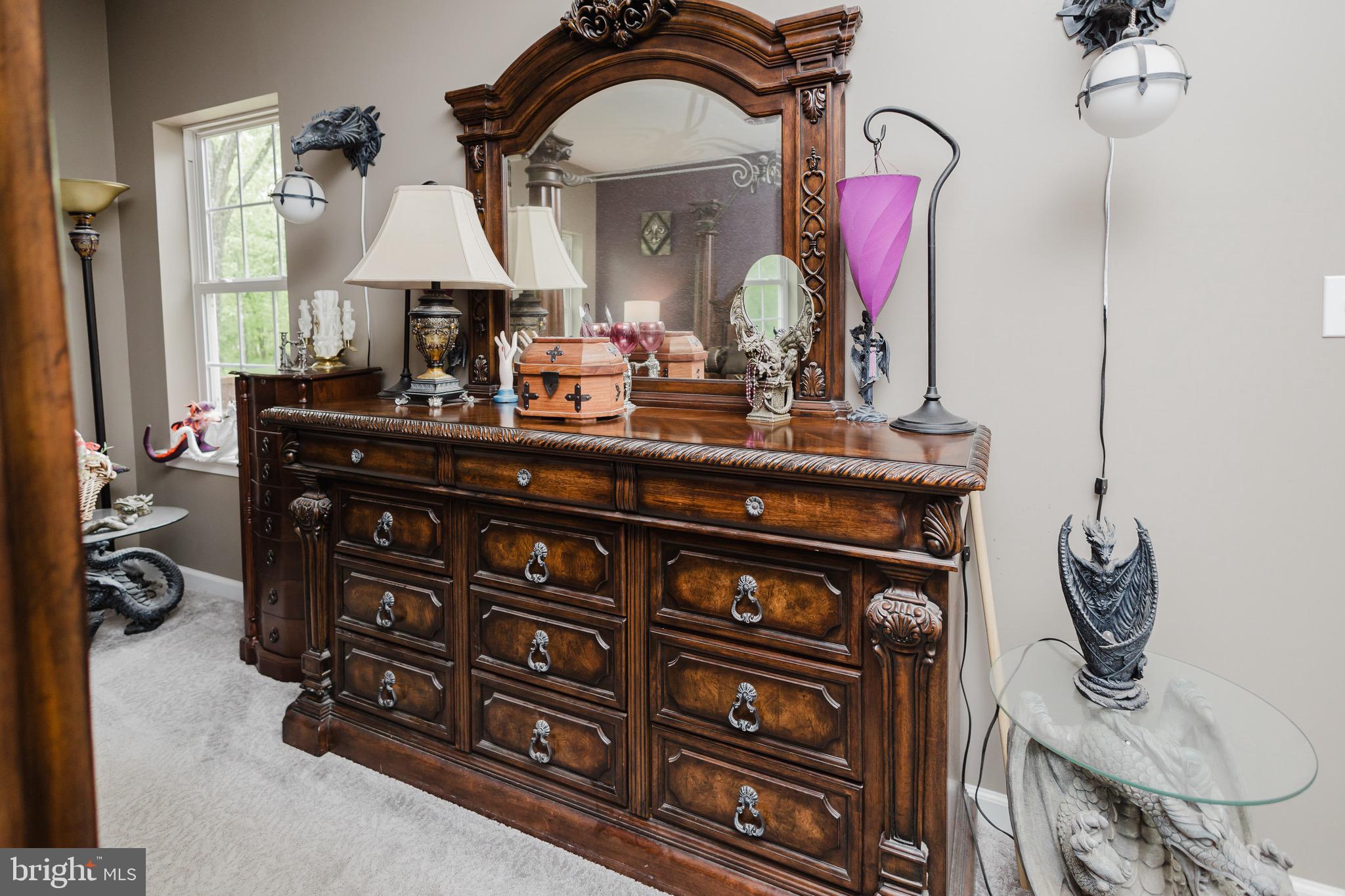 WHITE OAKS - Residential