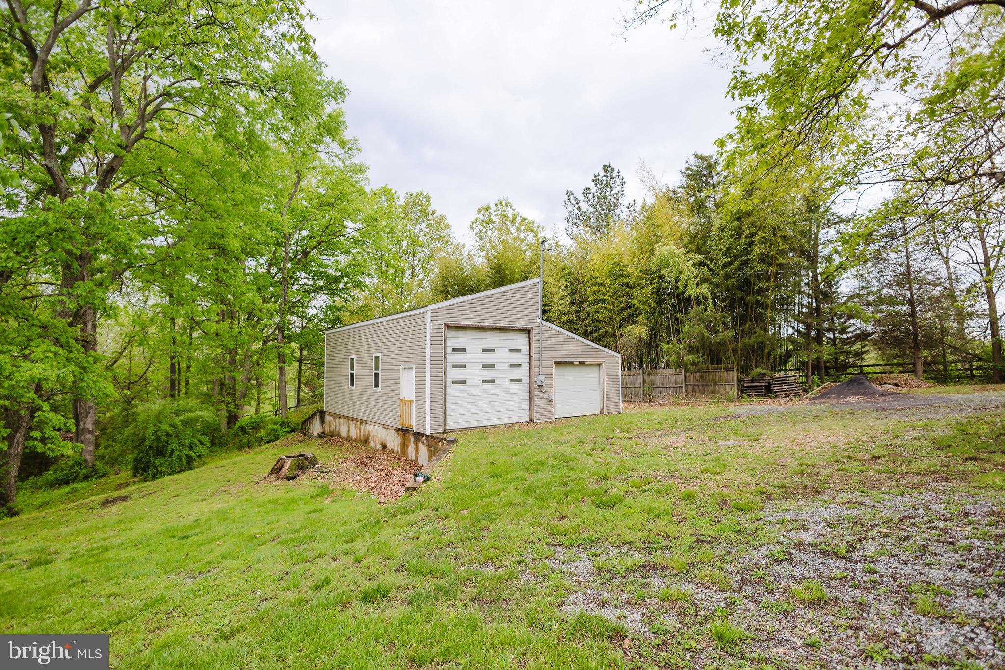 WHITE OAKS - Residential