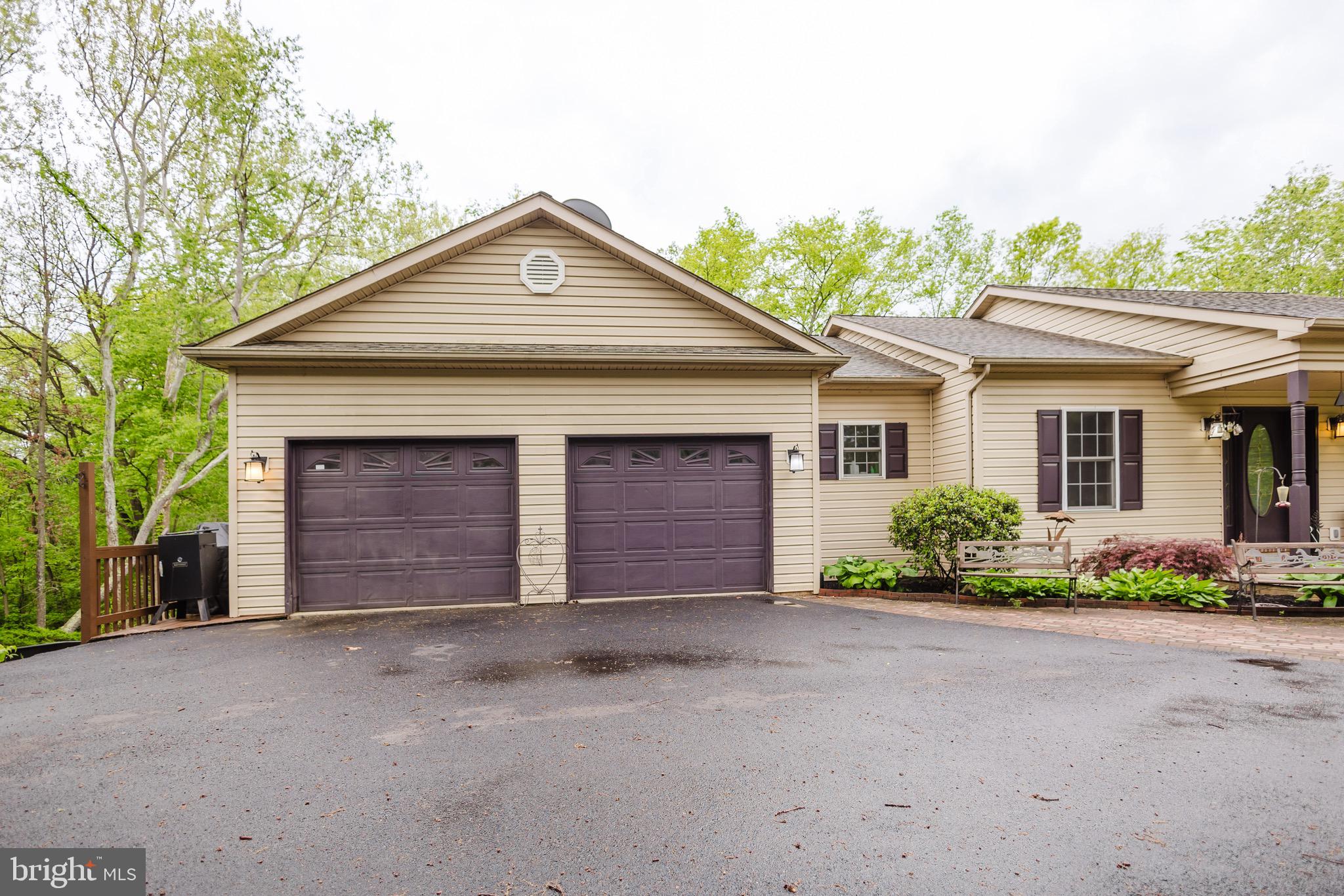 WHITE OAKS - Residential