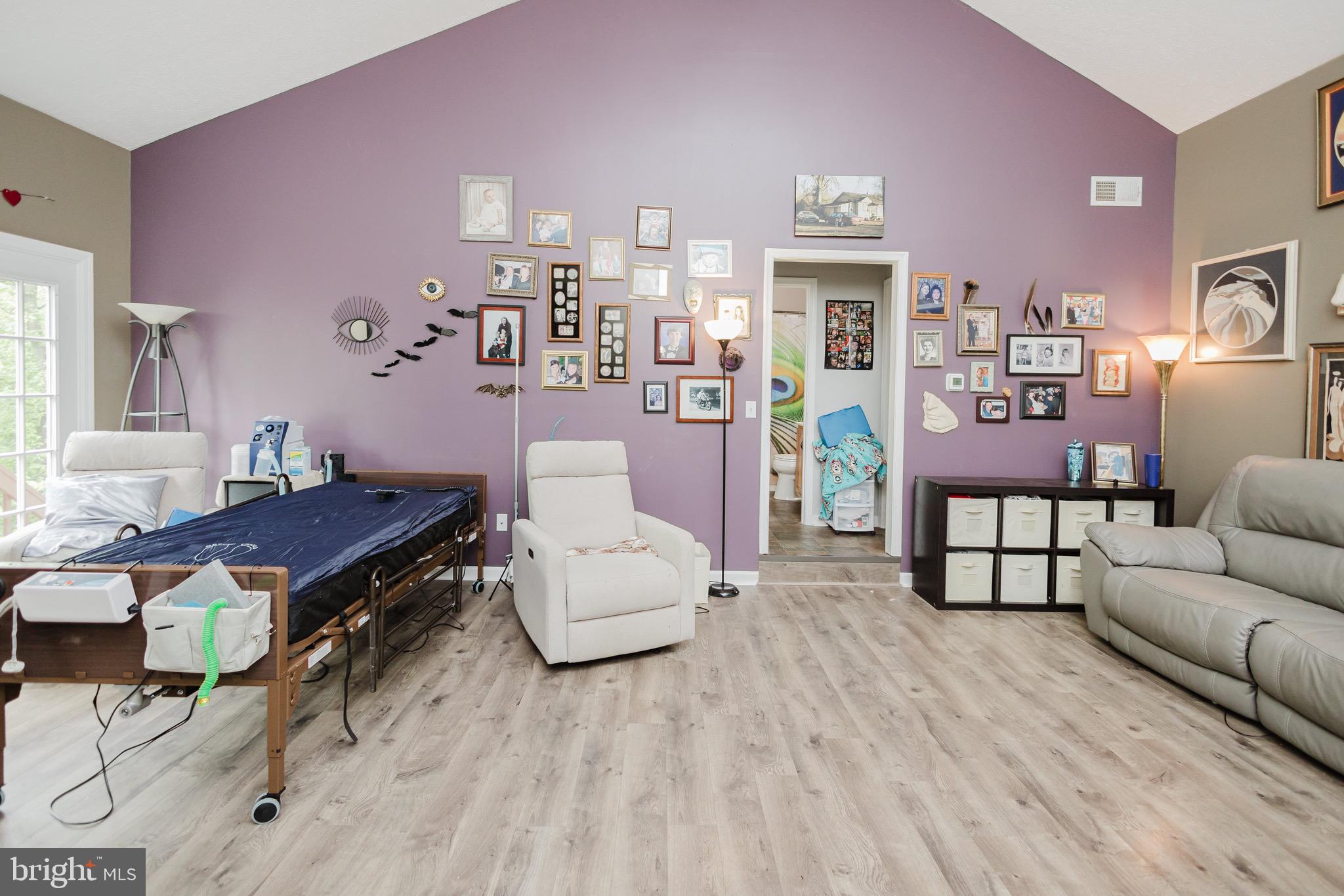 WHITE OAKS - Residential