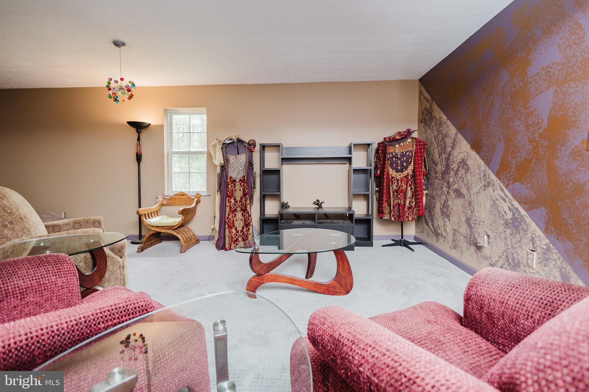 WHITE OAKS - Residential