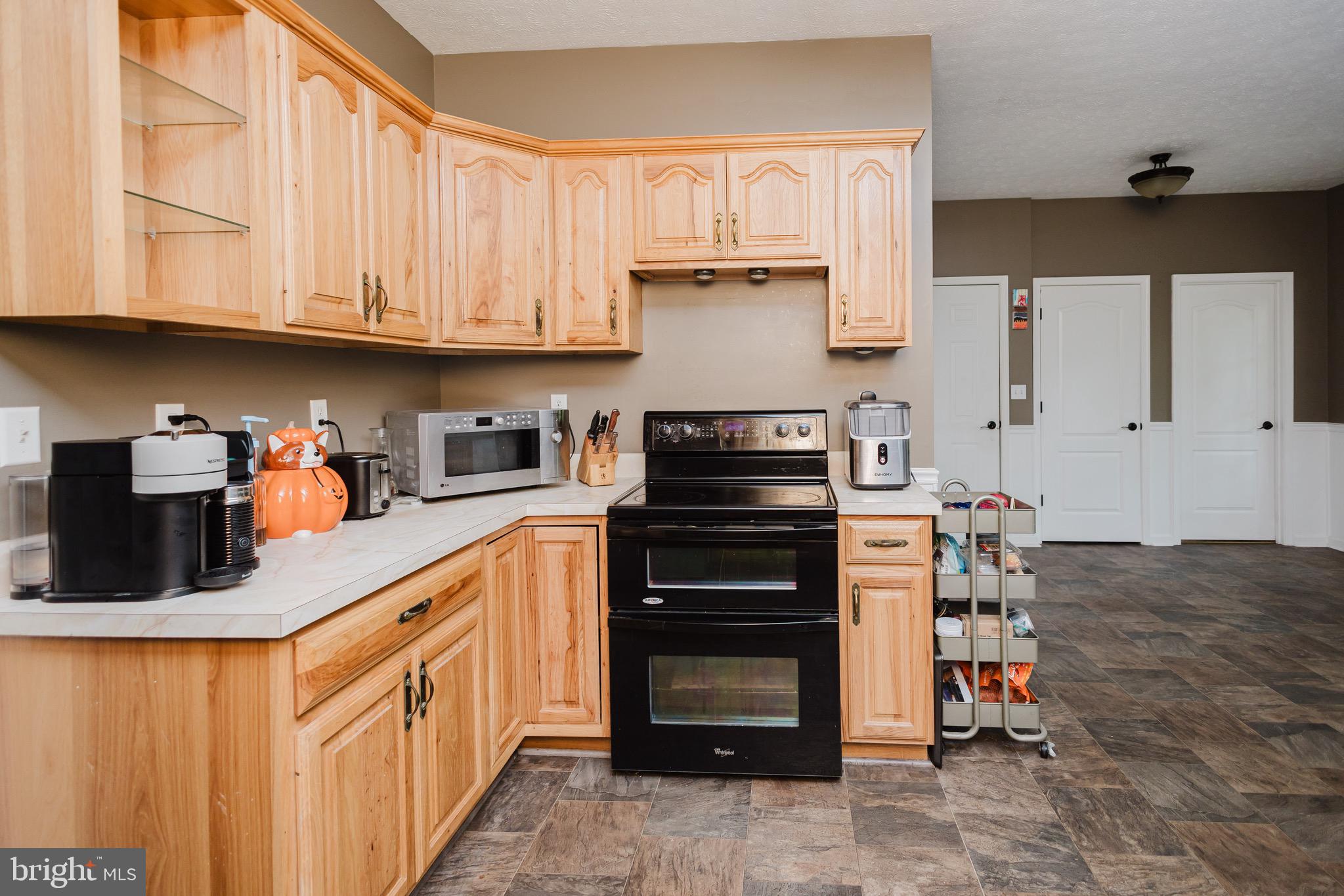 WHITE OAKS - Residential