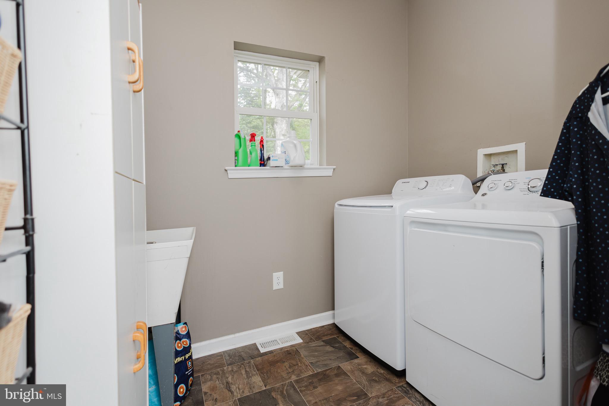 WHITE OAKS - Residential