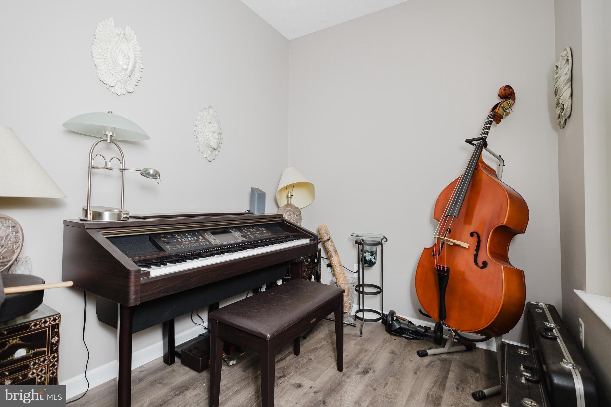 WHITE OAKS - Residential