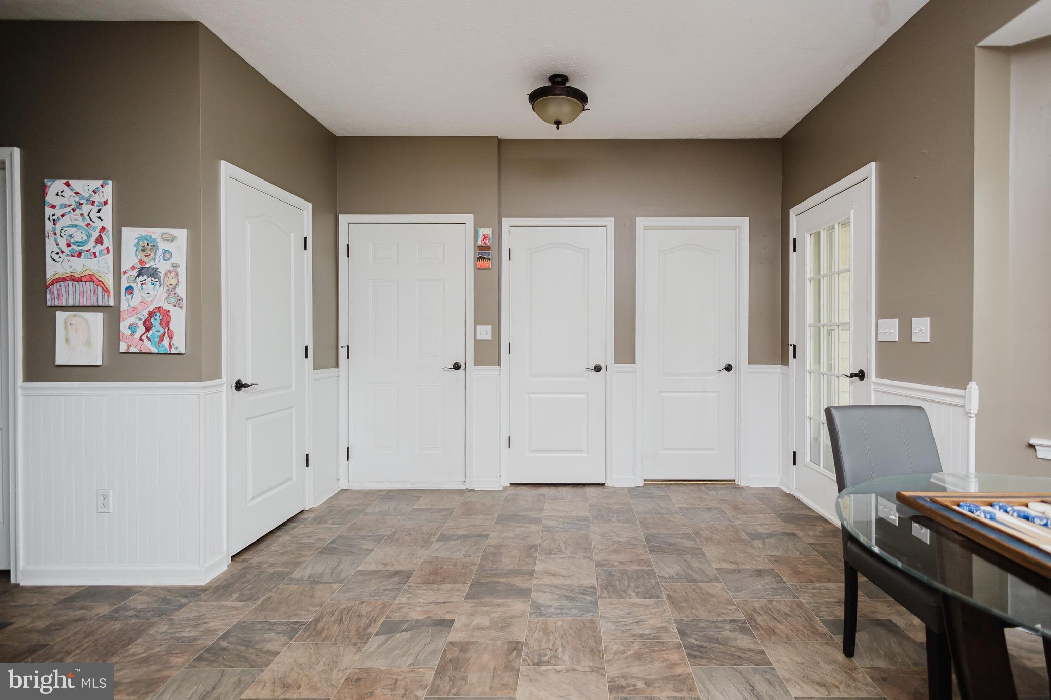 WHITE OAKS - Residential