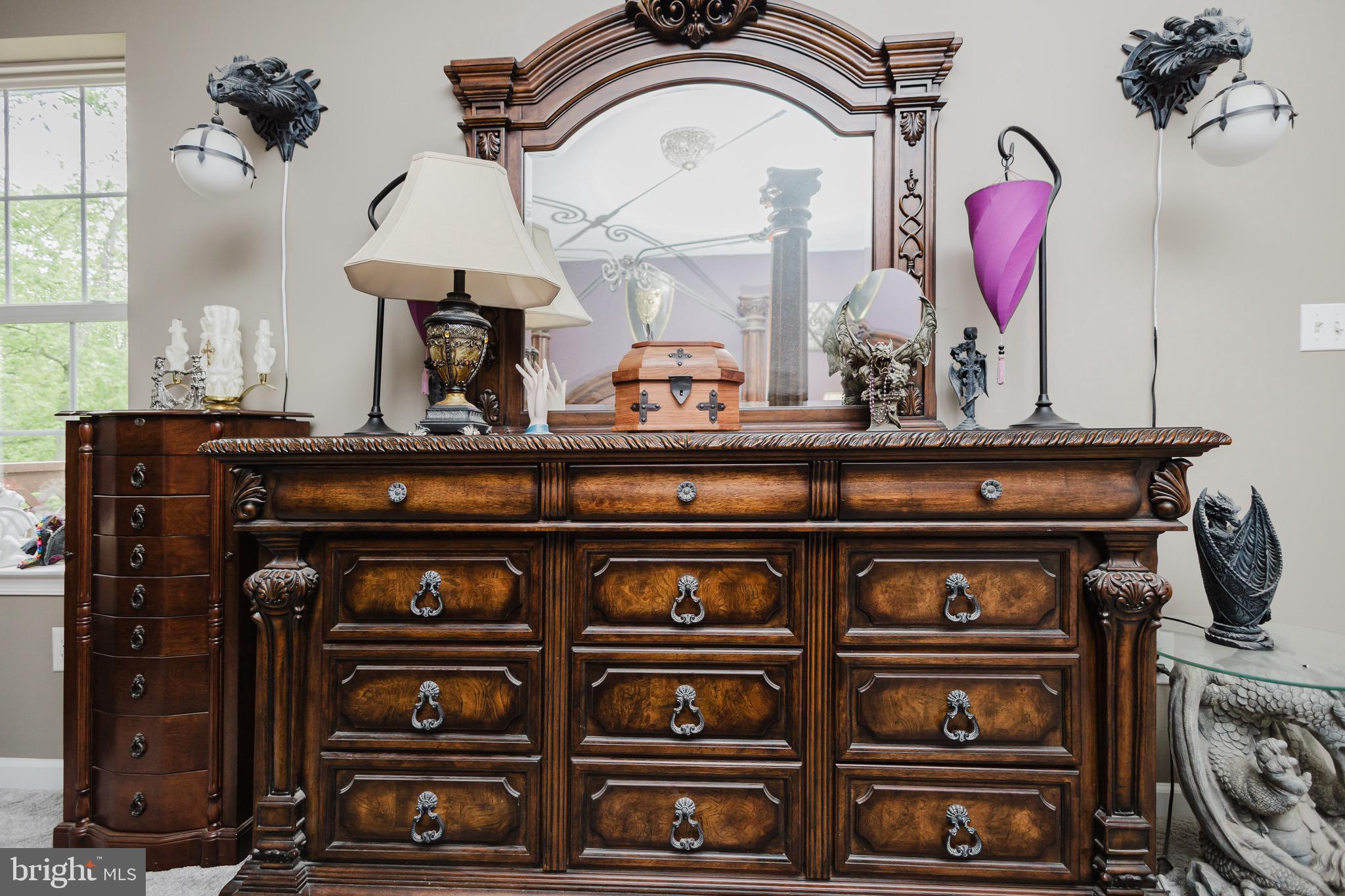 WHITE OAKS - Residential