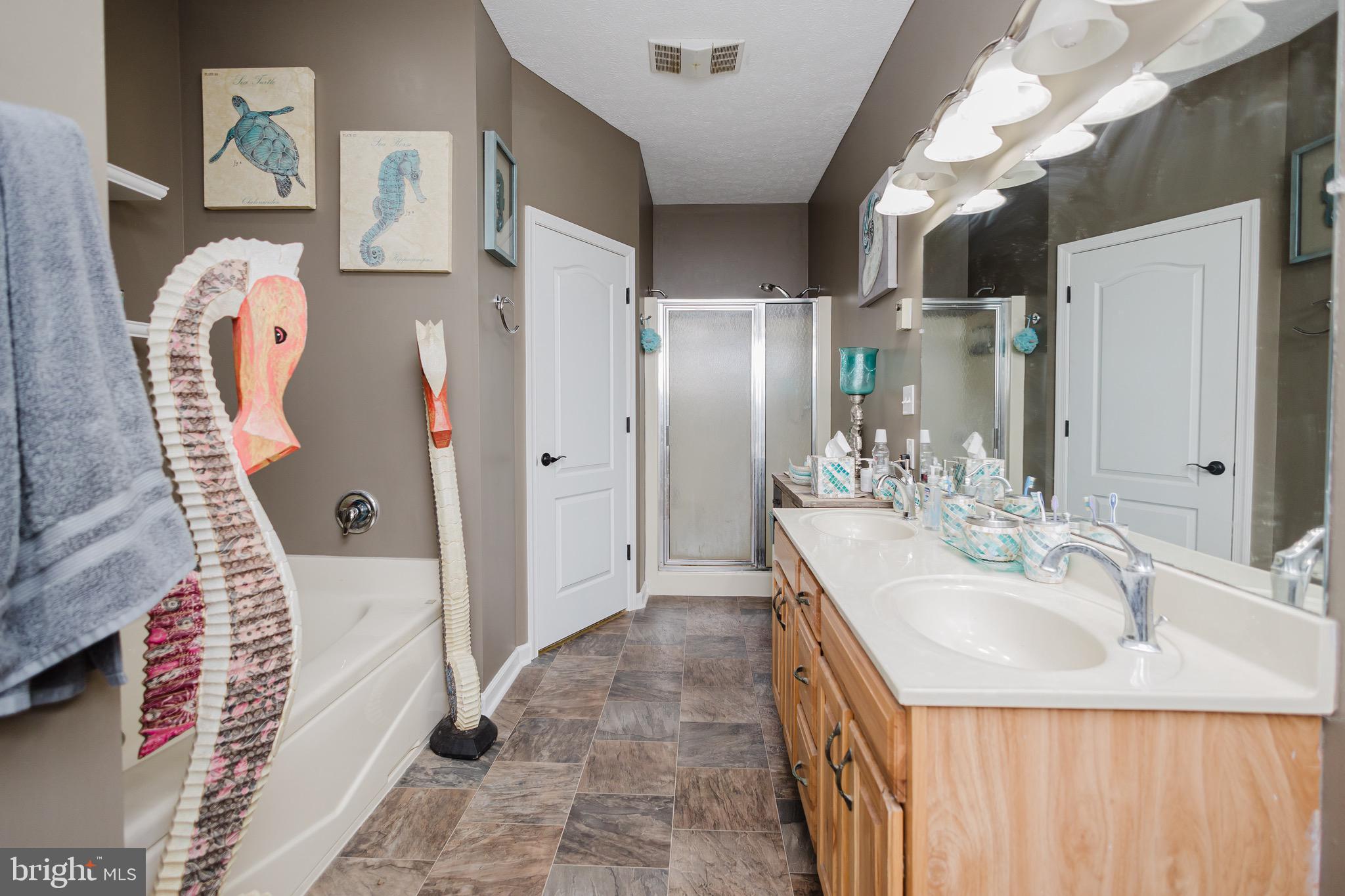 WHITE OAKS - Residential