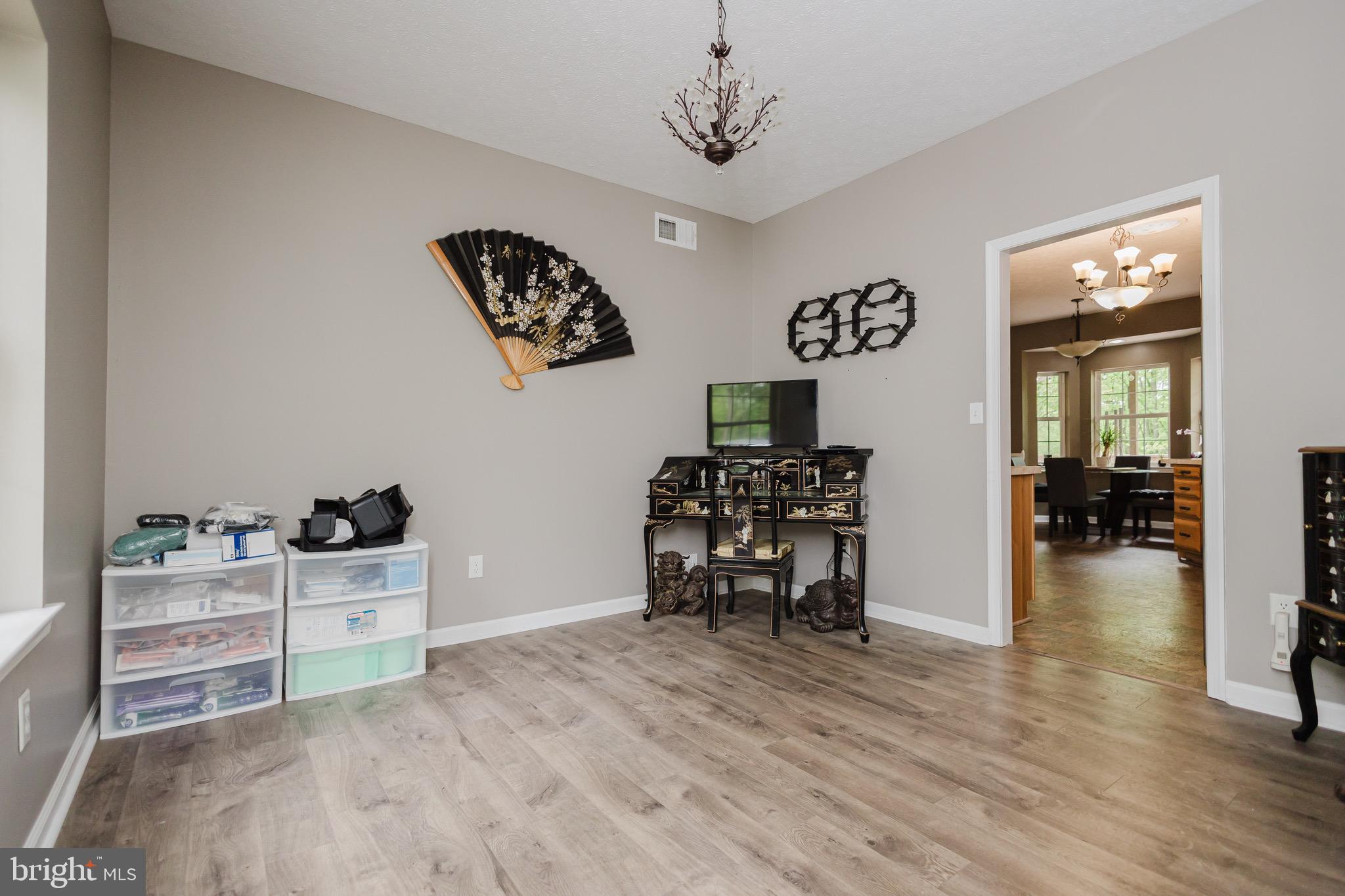 WHITE OAKS - Residential