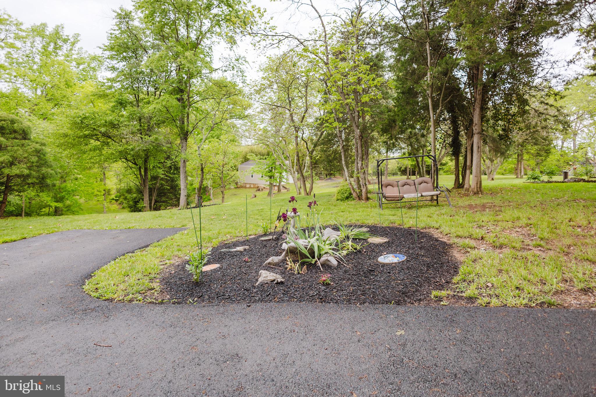 333 WHITE OAKS DRIVE