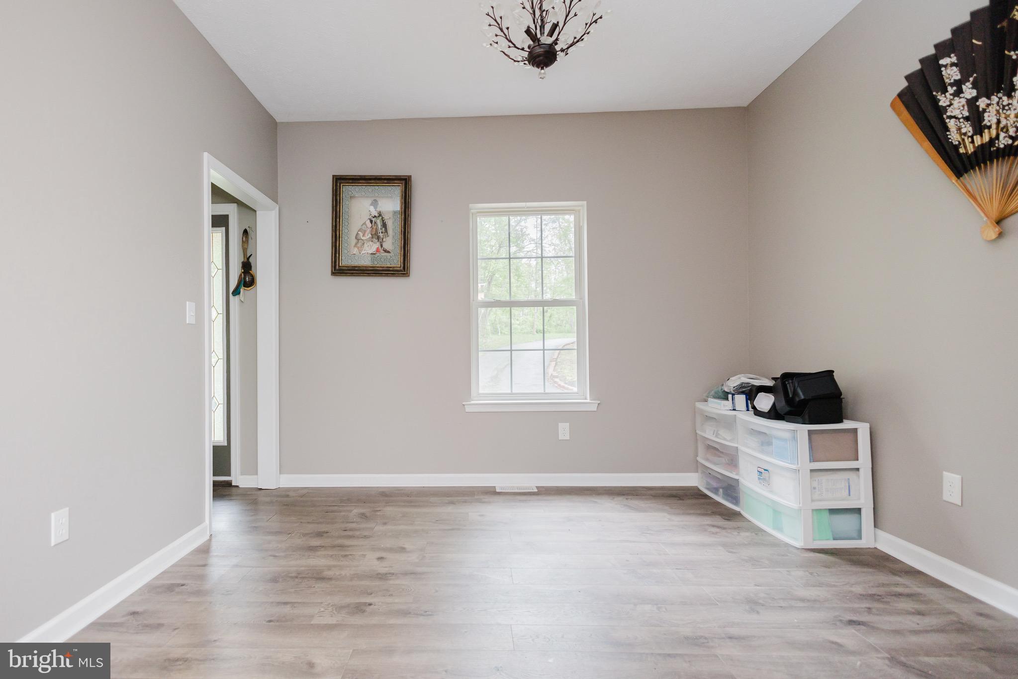 WHITE OAKS - Residential