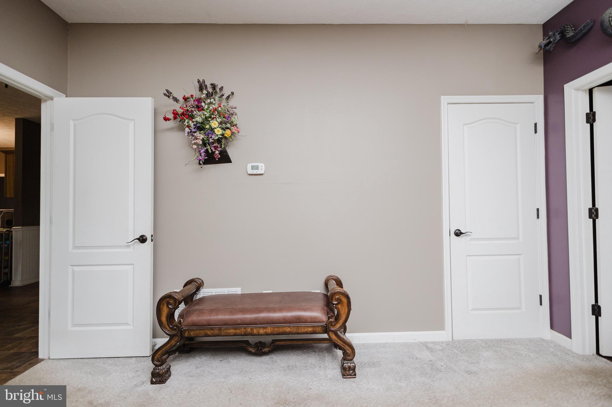 WHITE OAKS - Residential