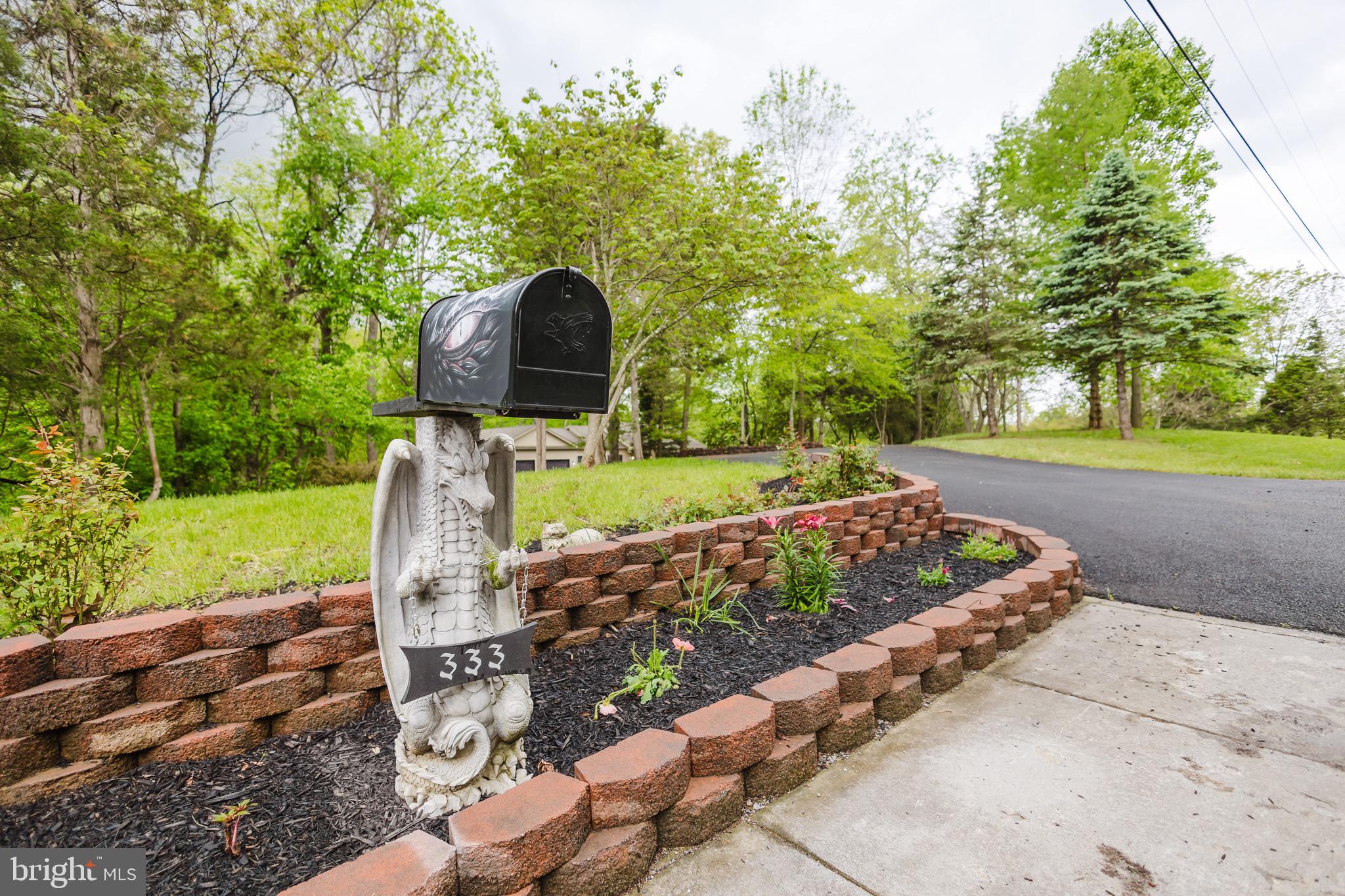 WHITE OAKS - Residential