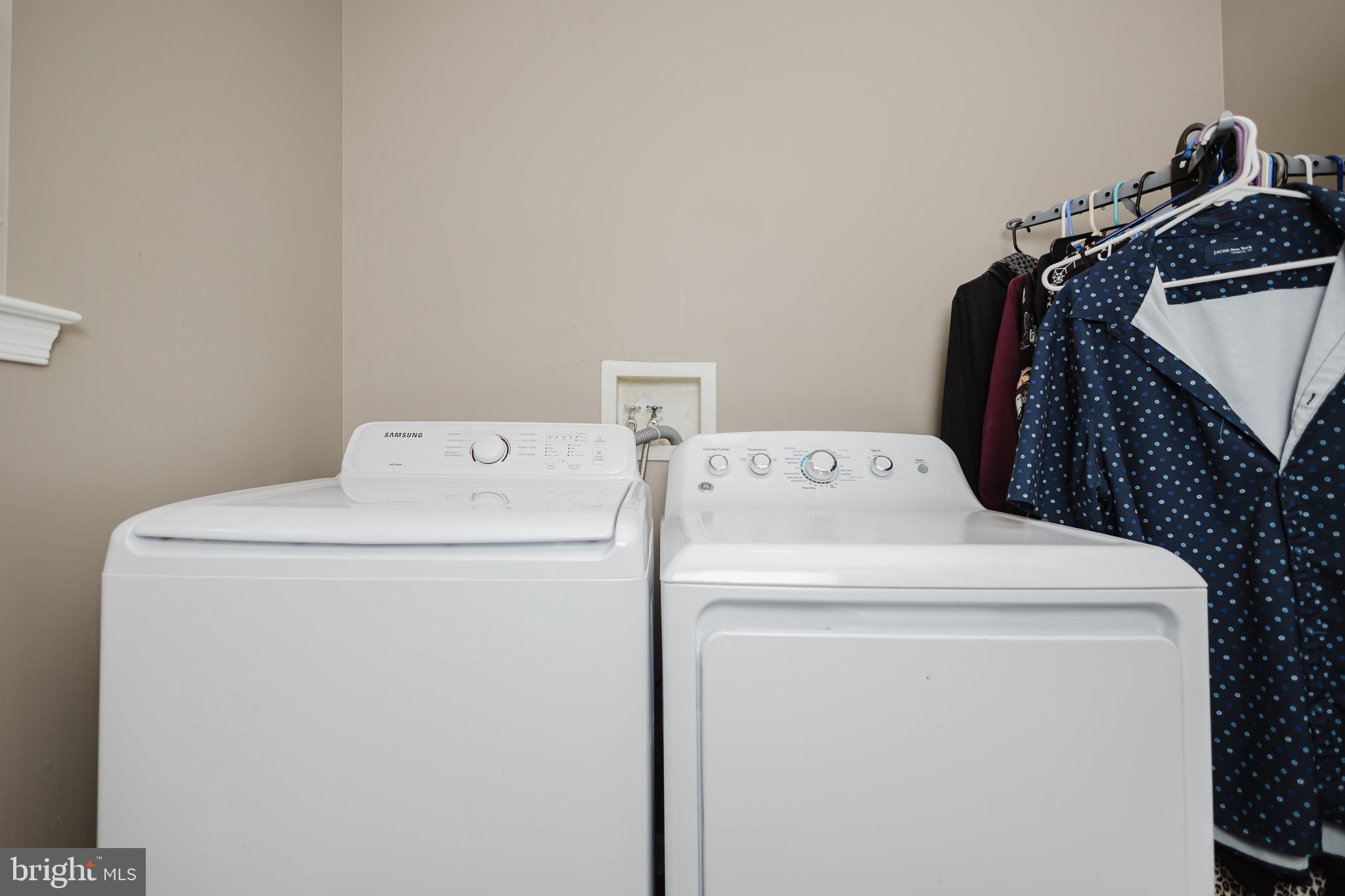 WHITE OAKS - Residential