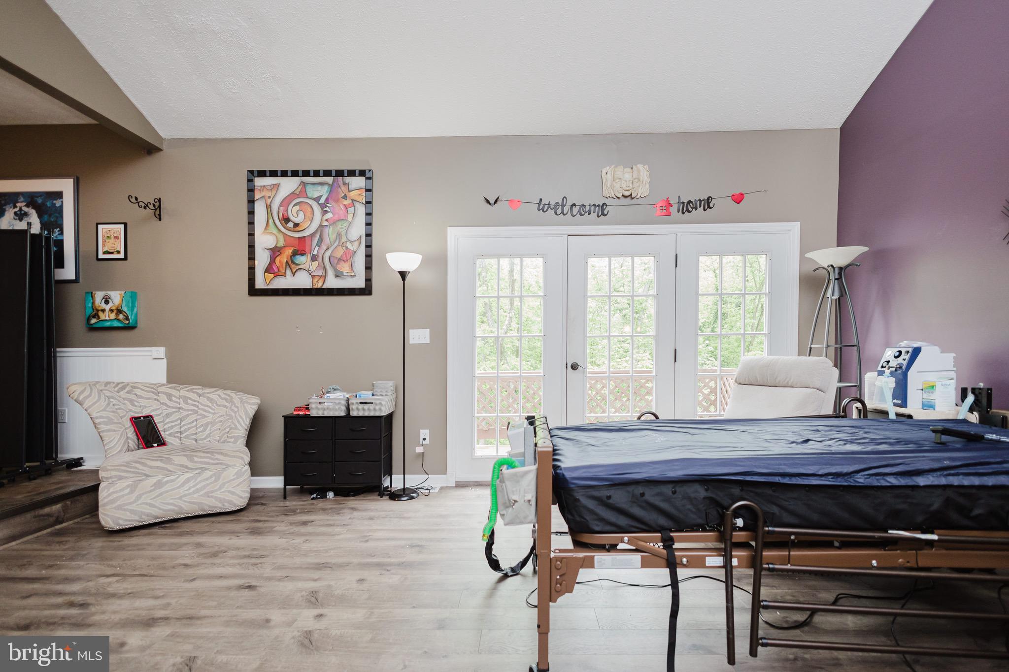 WHITE OAKS - Residential