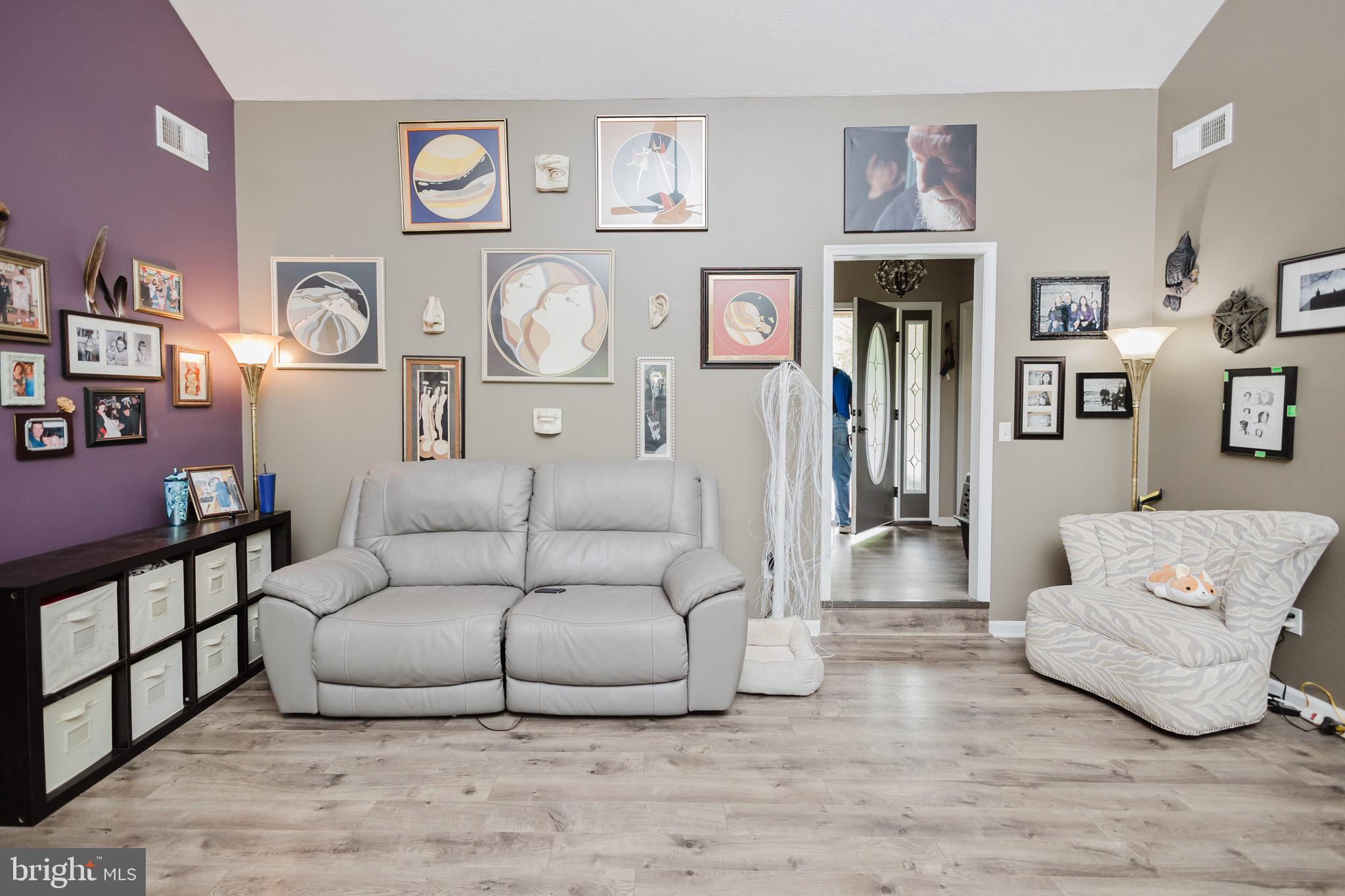 WHITE OAKS - Residential