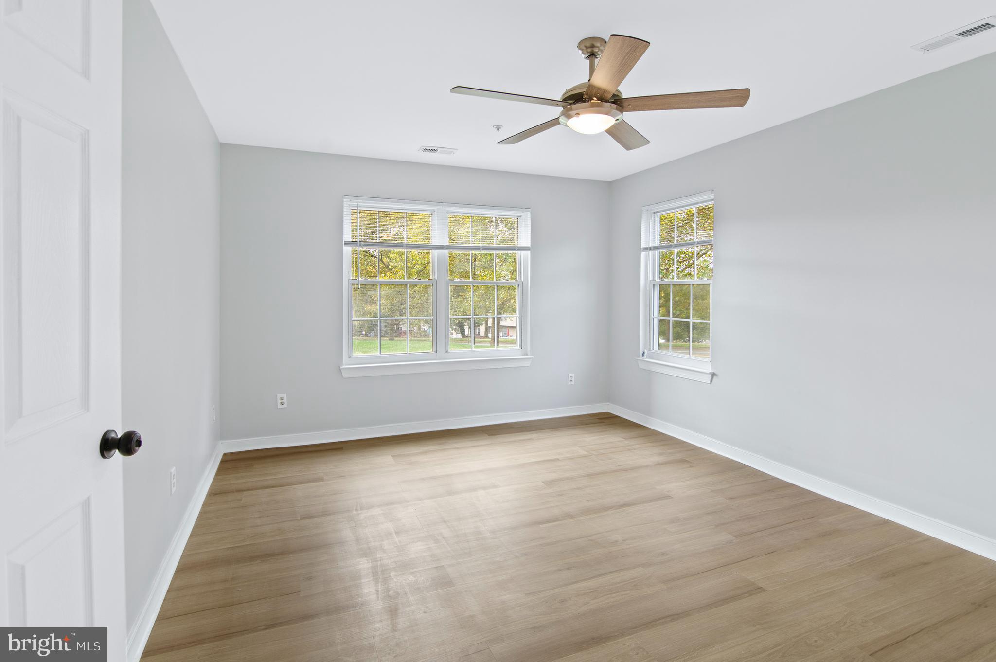 COUNTRY WALK - Residential