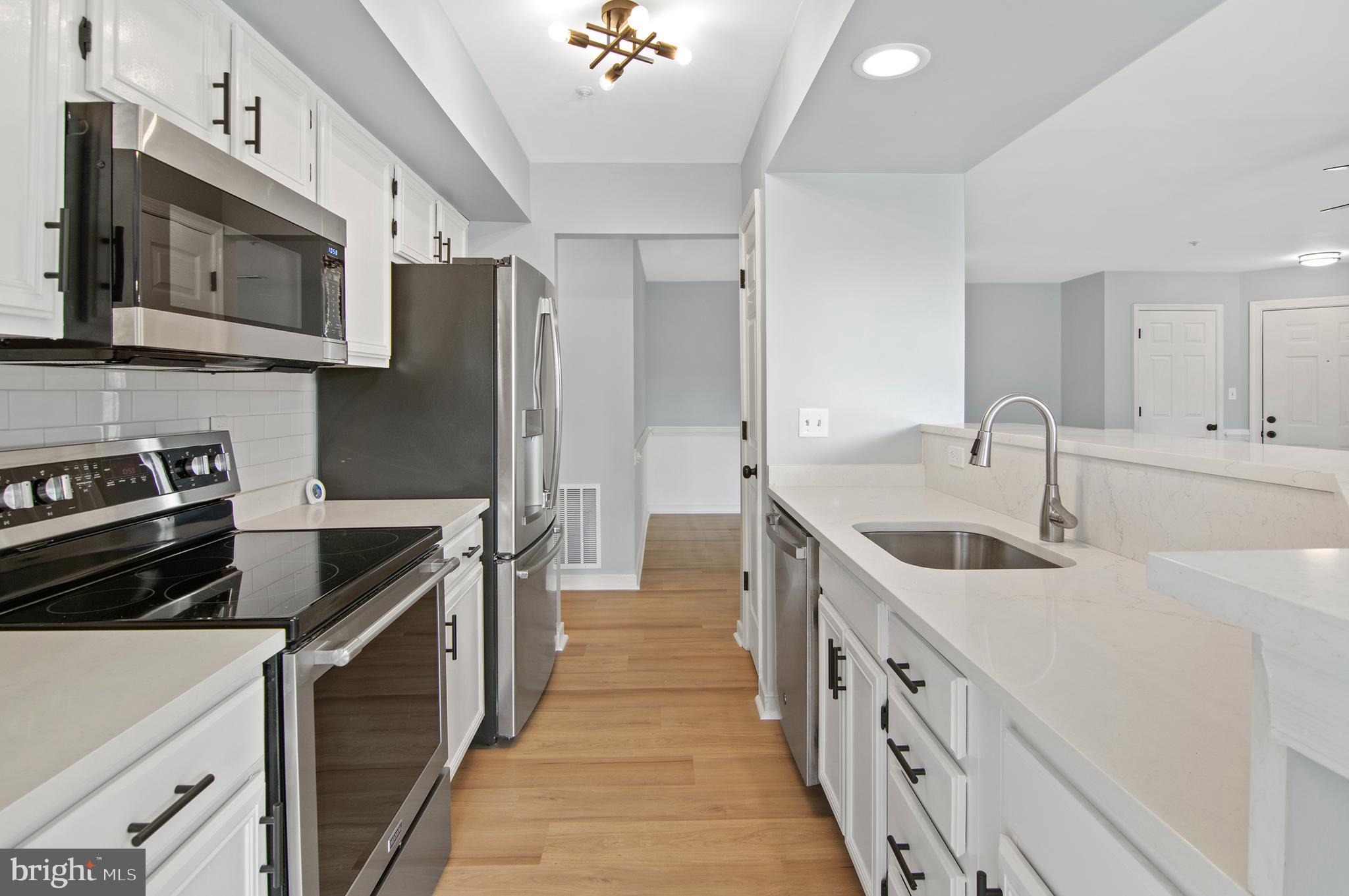 COUNTRY WALK - Residential