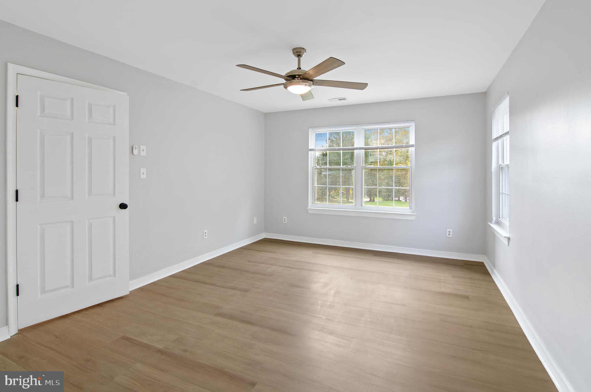 COUNTRY WALK - Residential