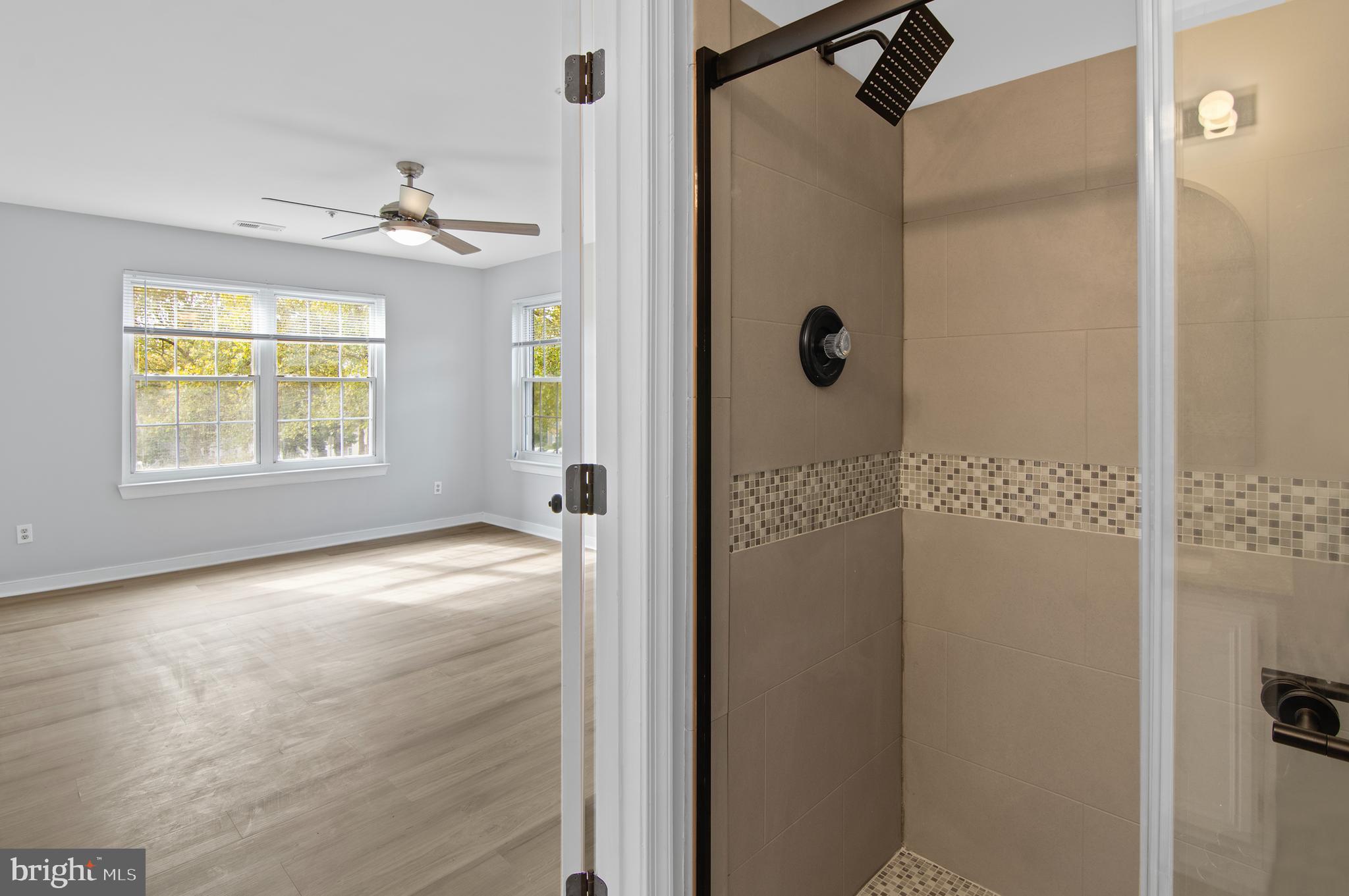 COUNTRY WALK - Residential