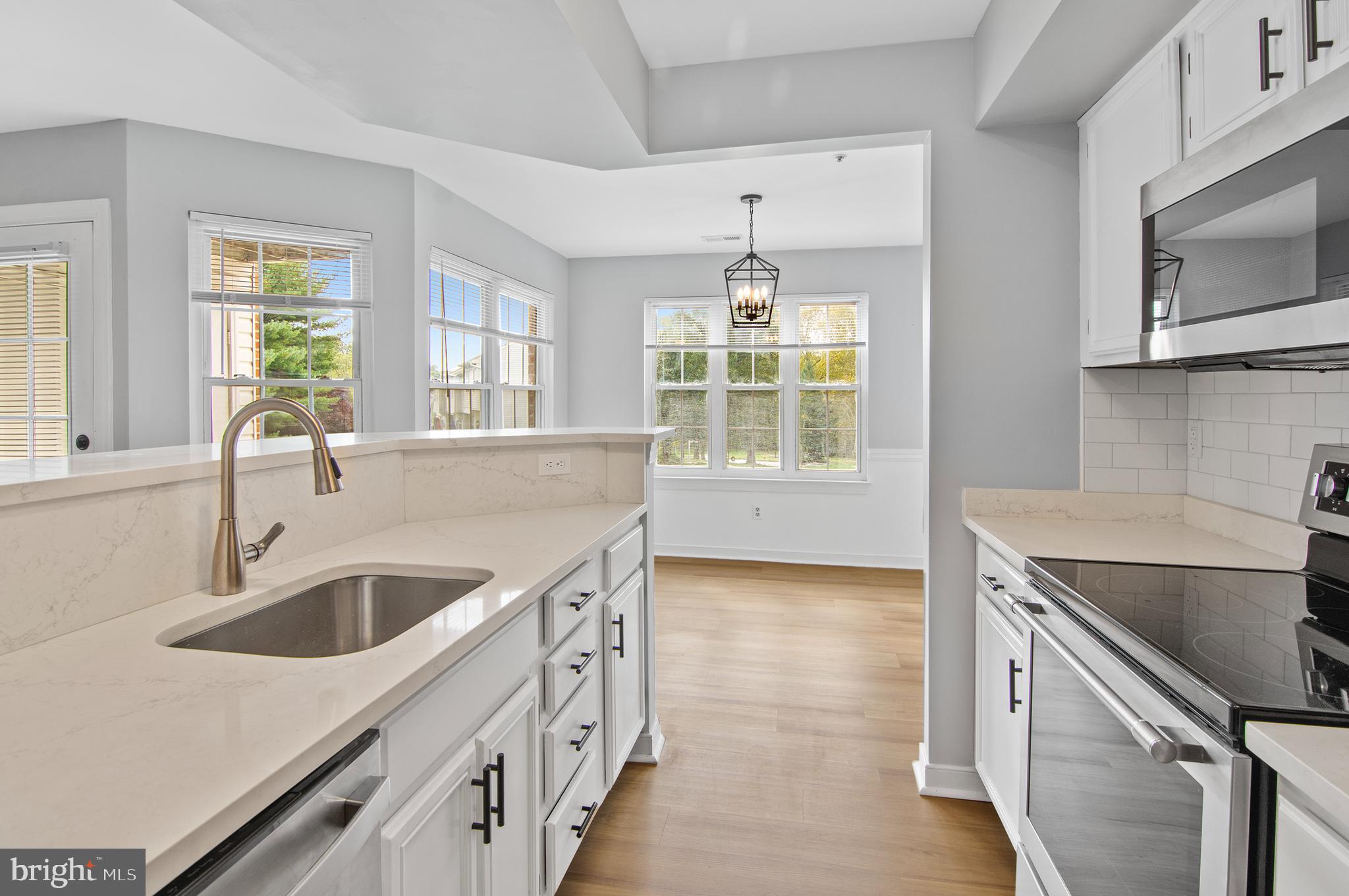 COUNTRY WALK - Residential