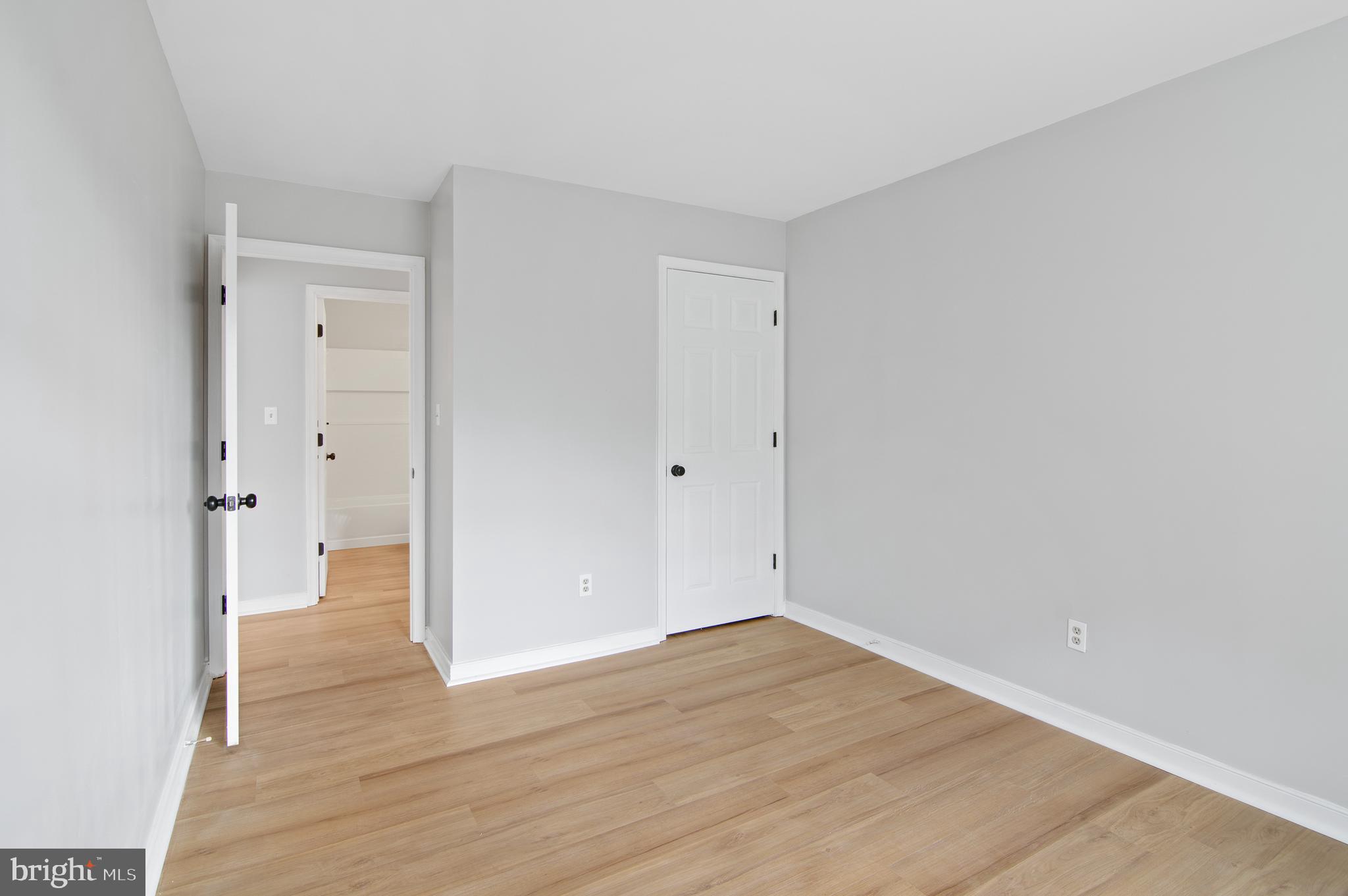 COUNTRY WALK - Residential