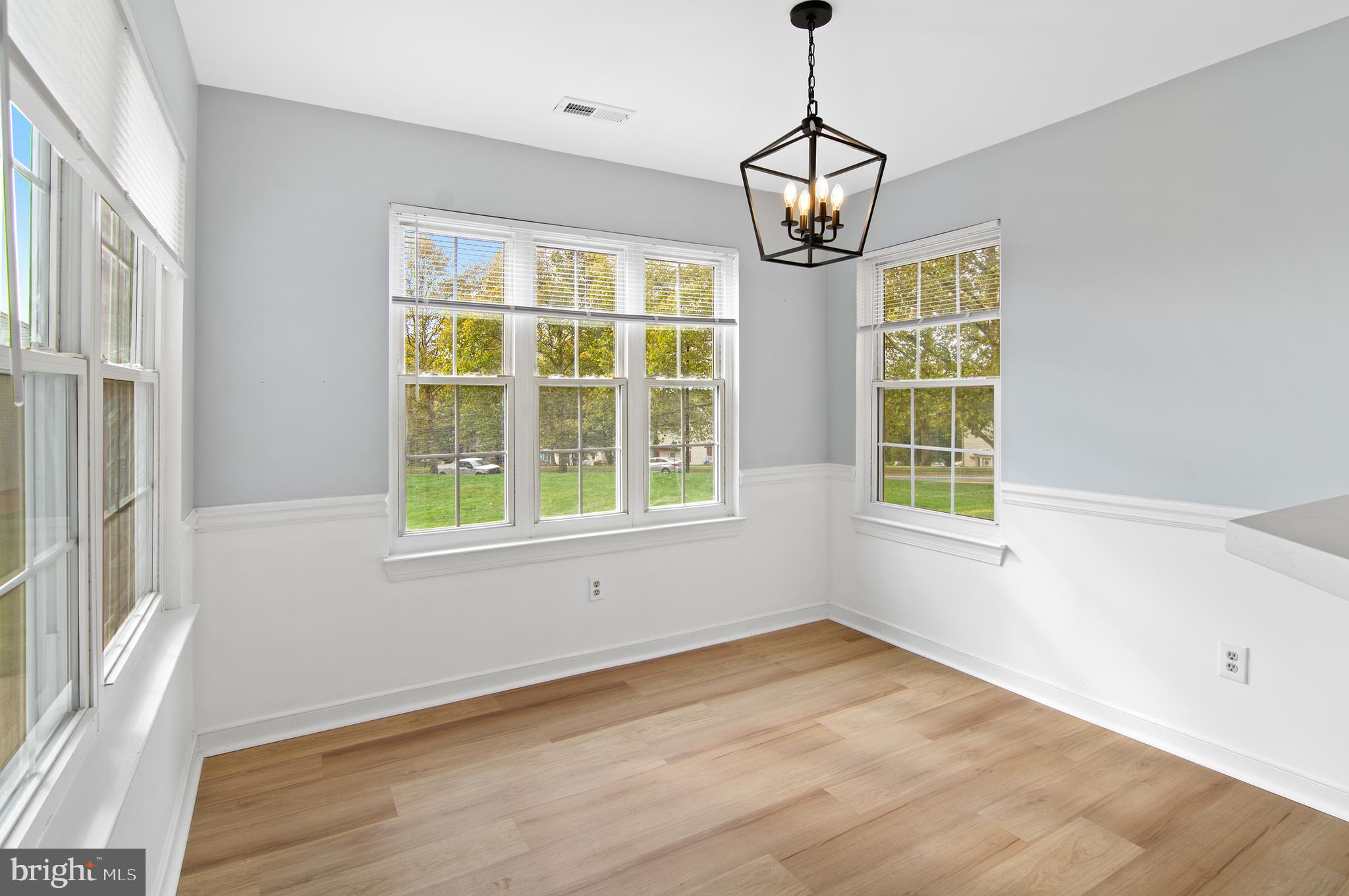 COUNTRY WALK - Residential