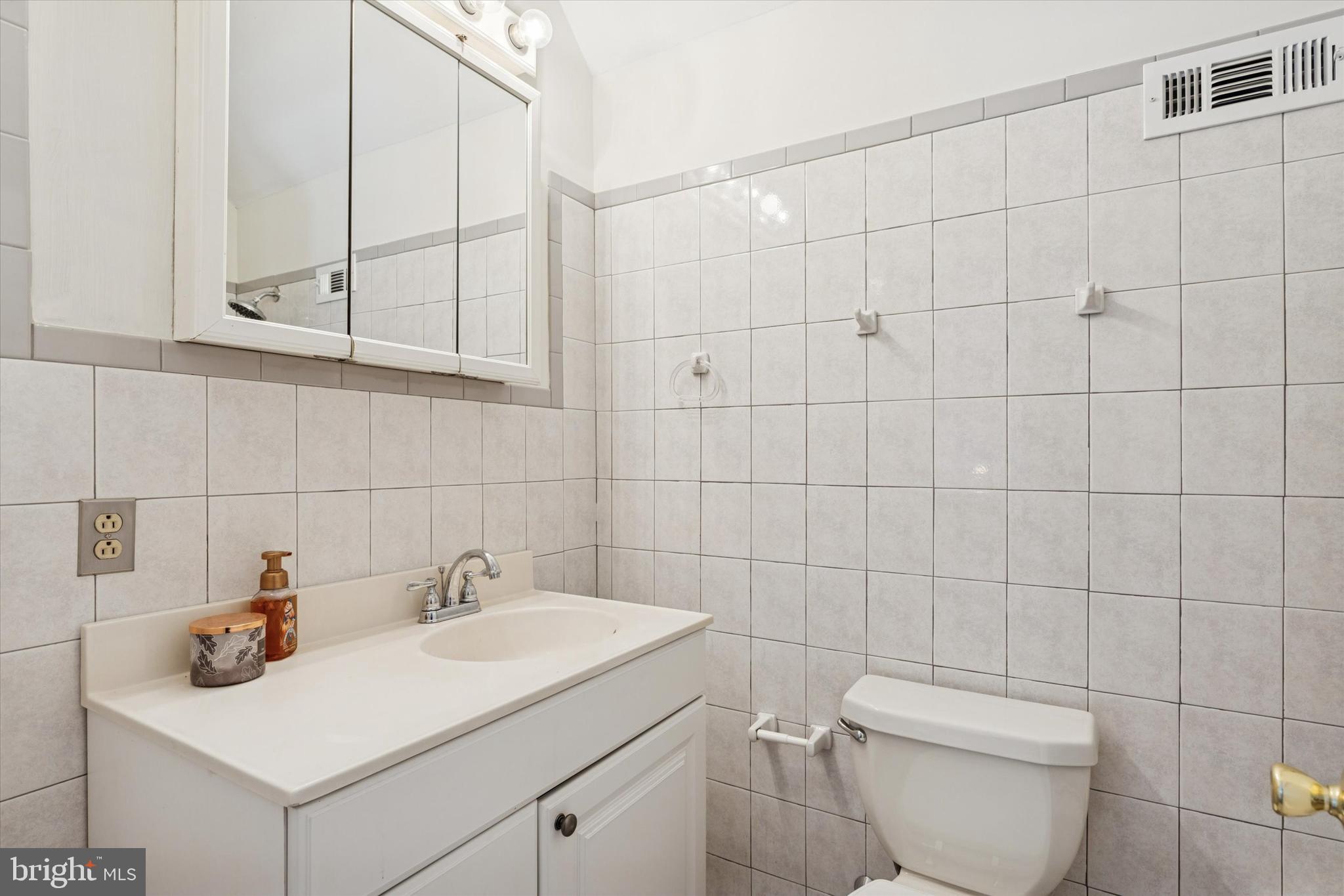 GERMANY HILL - Residential Income