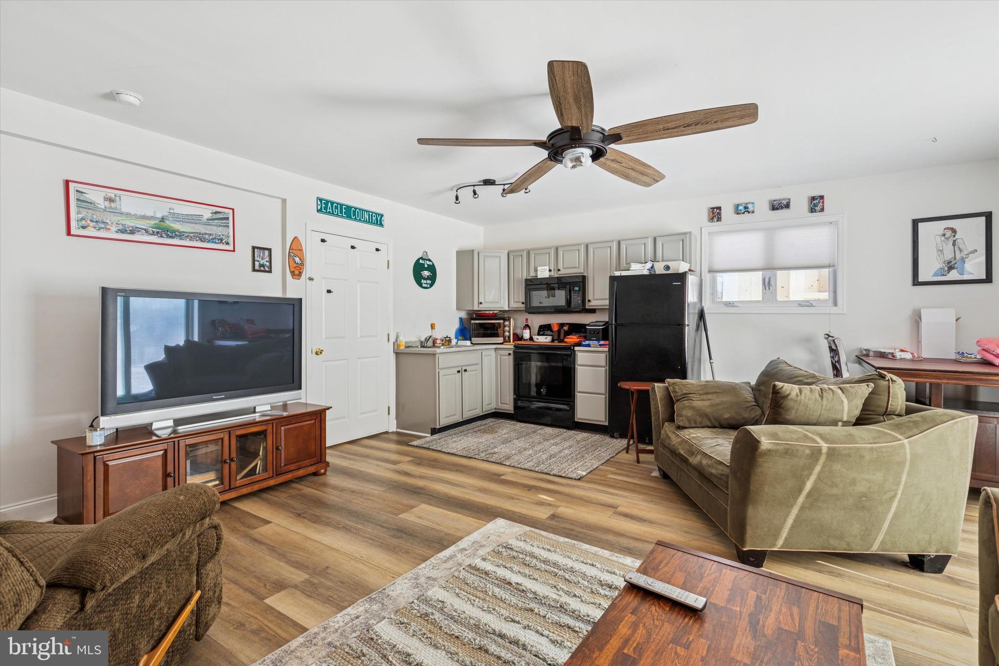 GERMANY HILL - Residential Income