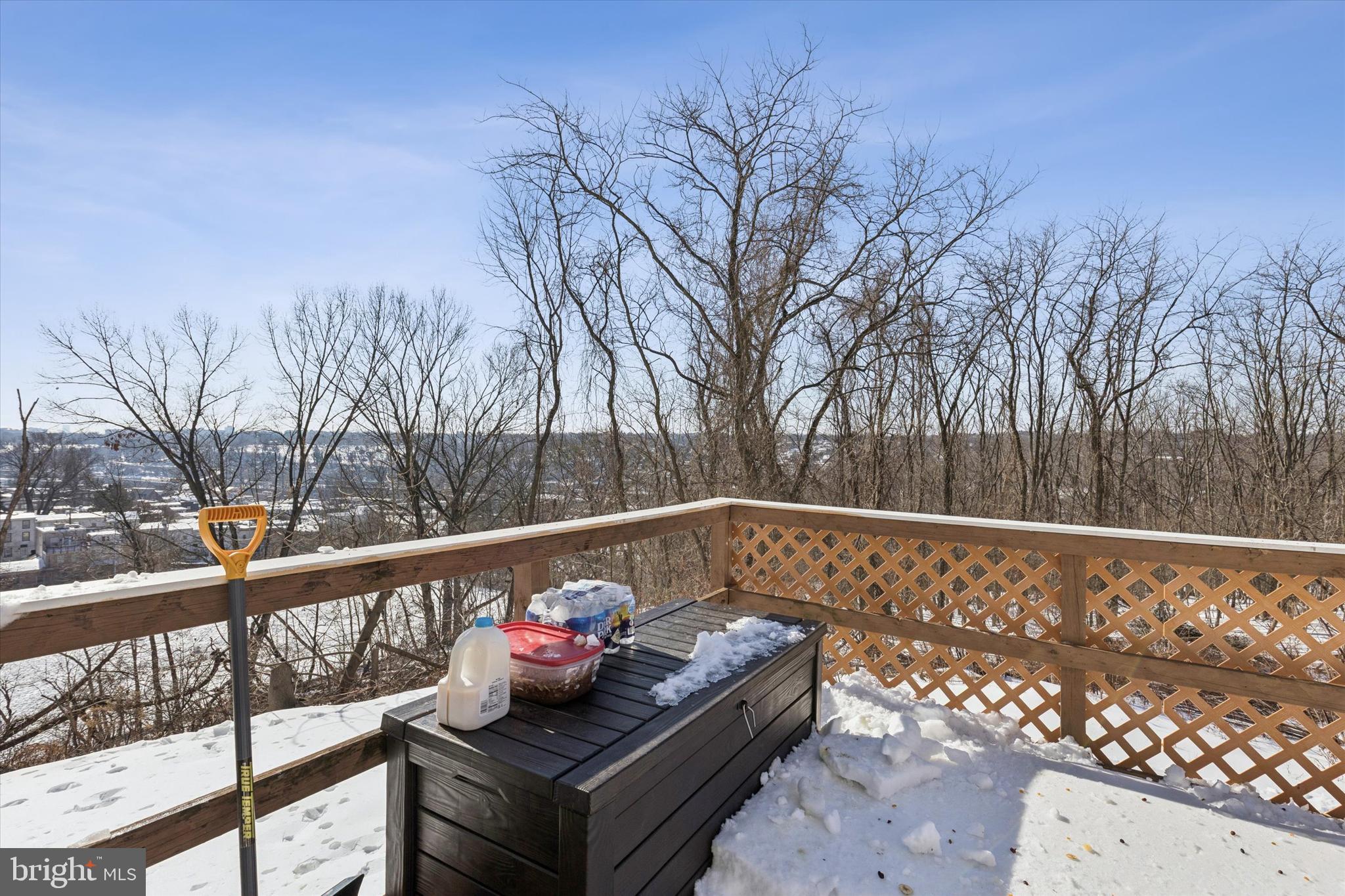 GERMANY HILL - Residential Income