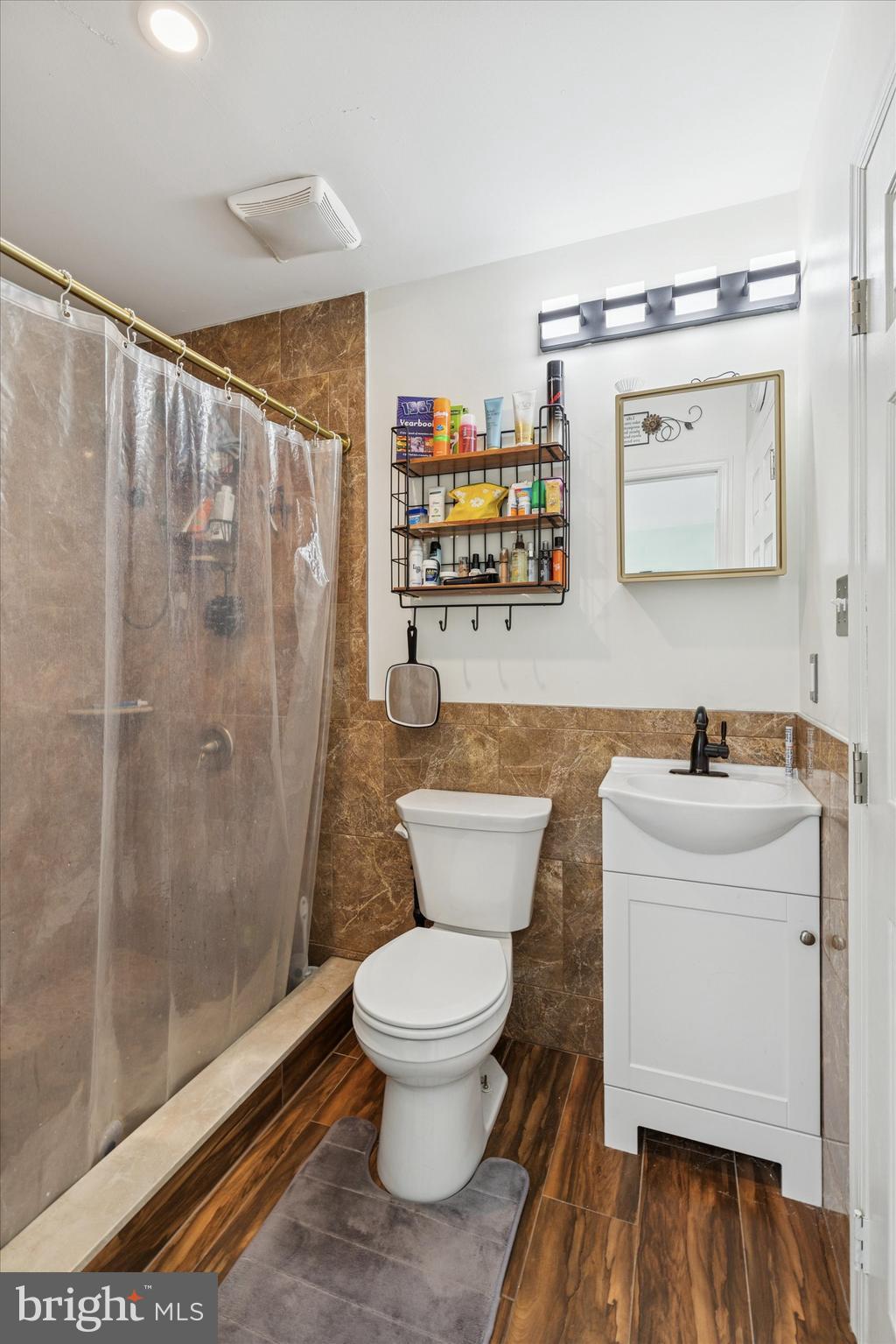 GERMANY HILL - Residential Income