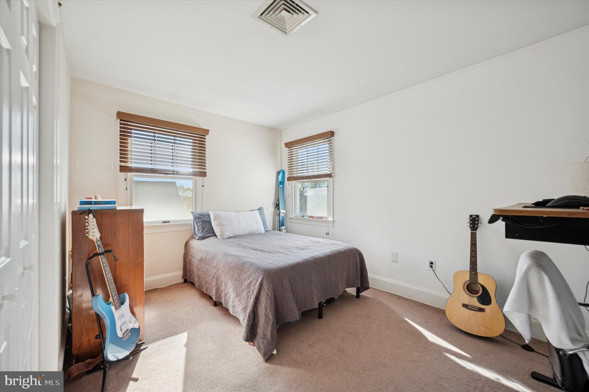 GERMANY HILL - Residential Income