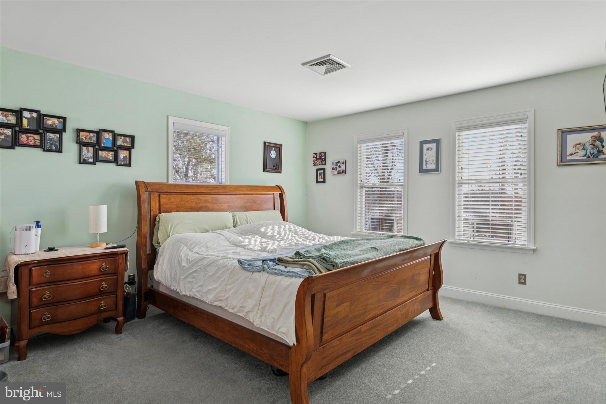 GERMANY HILL - Residential Income