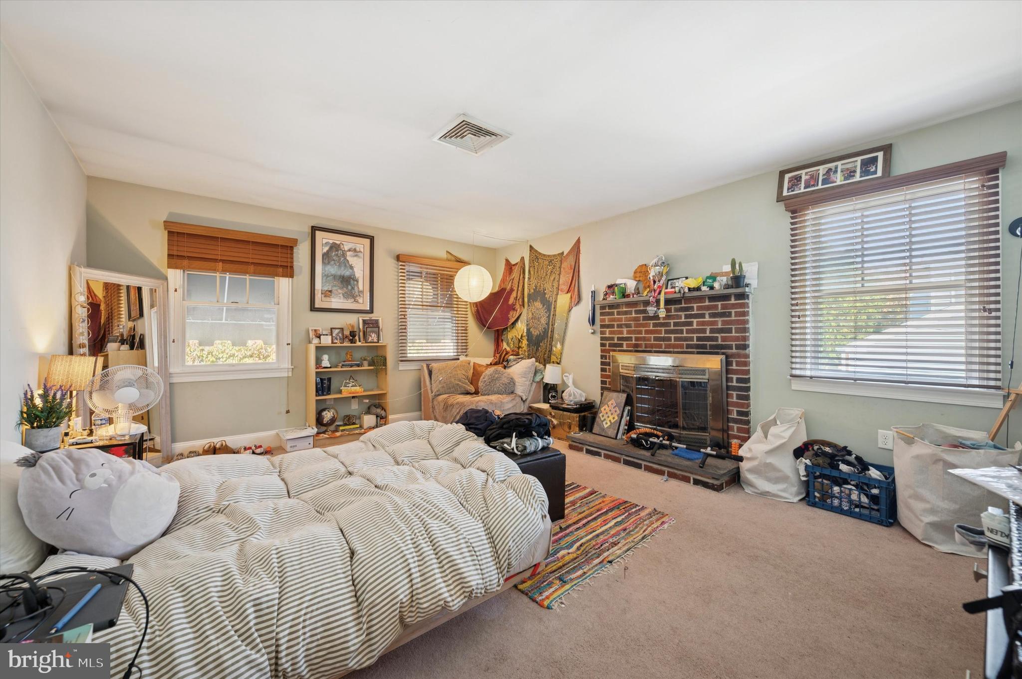 GERMANY HILL - Residential Income