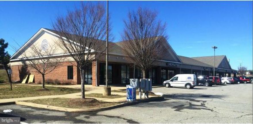 Great end unit that has many possibilities. Was formerly a restaurant that currently has restaurant equipment in the unit with a full kitchen. All equipment and furniture conveys with a separate bill of sale. Responsible for tax, insurance, CAM ($3.43 psf), 3.5% increase each year.