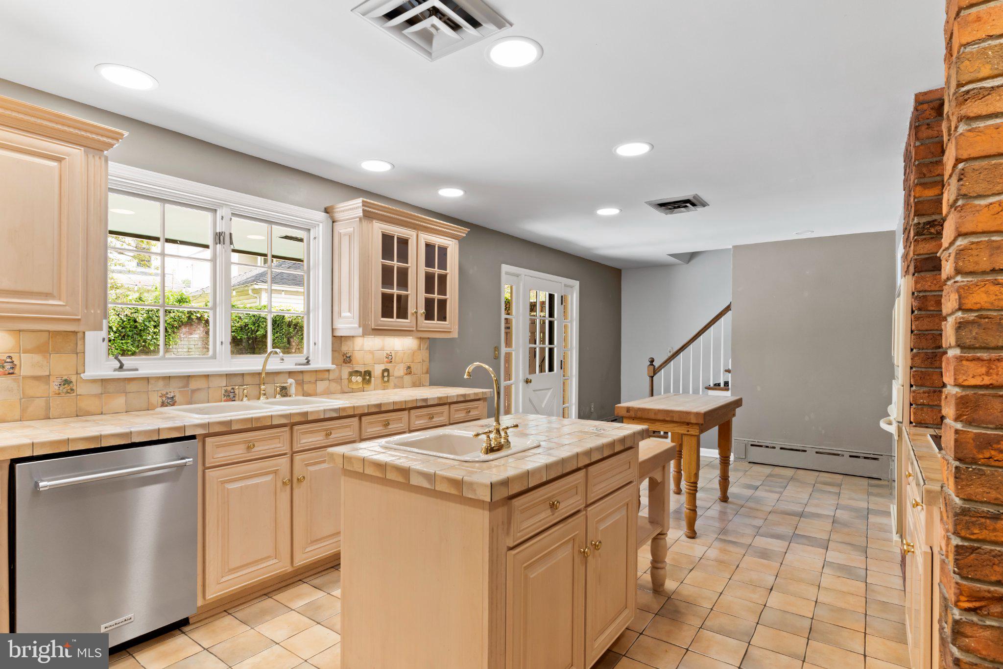 CHAMBERSBURG NORTH END - Residential